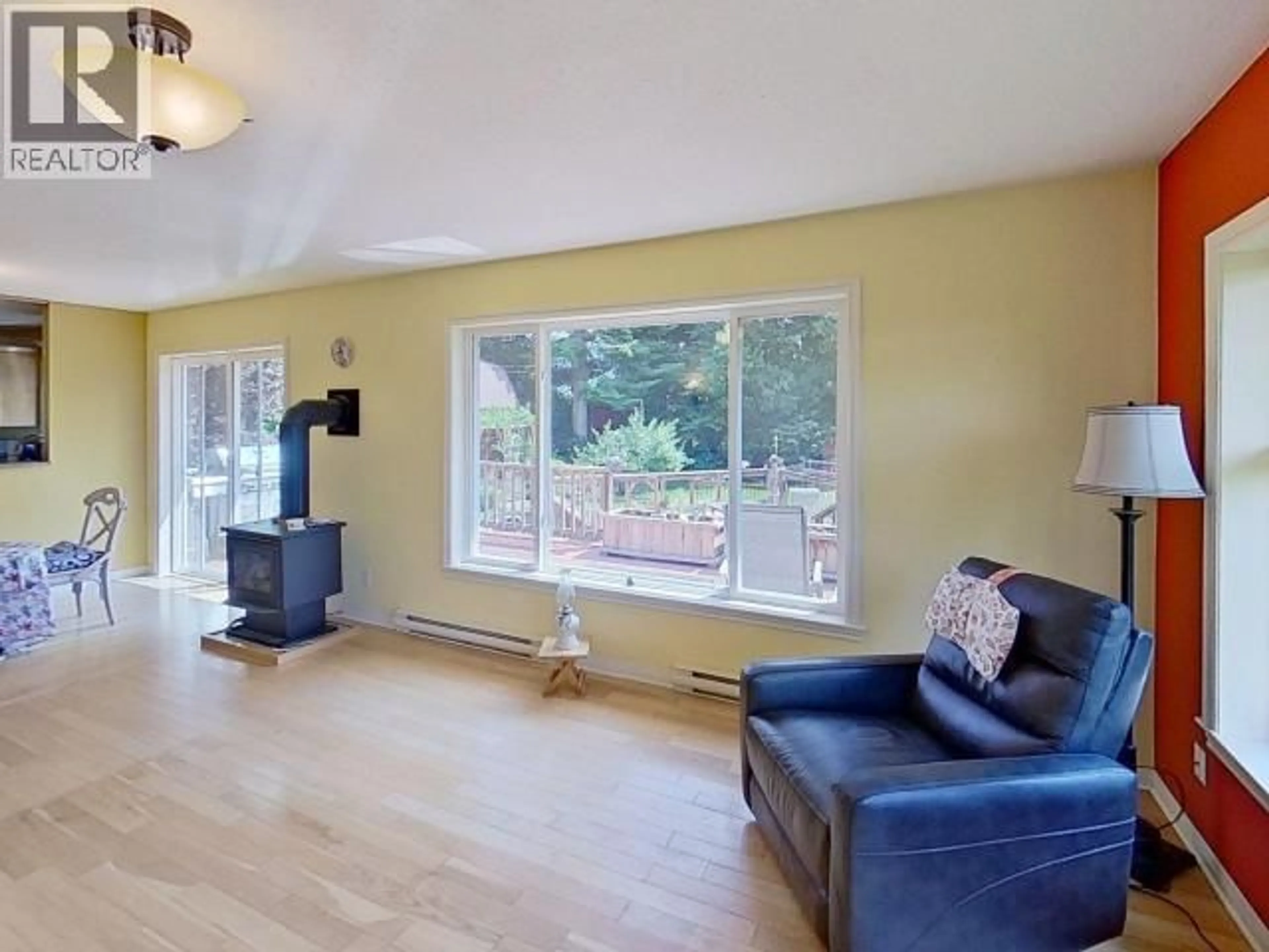 Living room with furniture, unknown for 4748 DOGWOOD STREET, Texada Island British Columbia