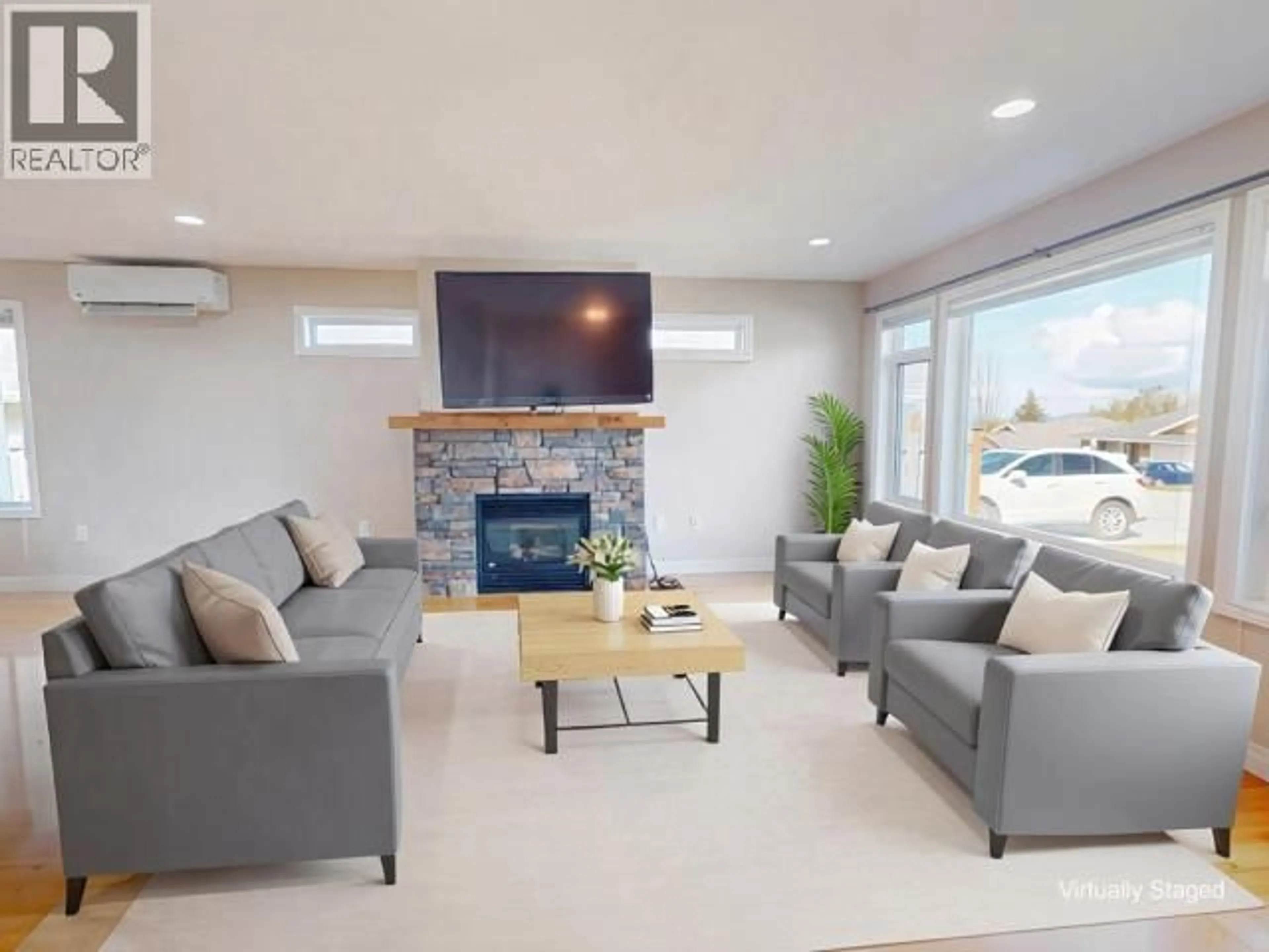 Living room with furniture, unknown for 7358 GLACIER STREET, Powell River British Columbia V8A5V2