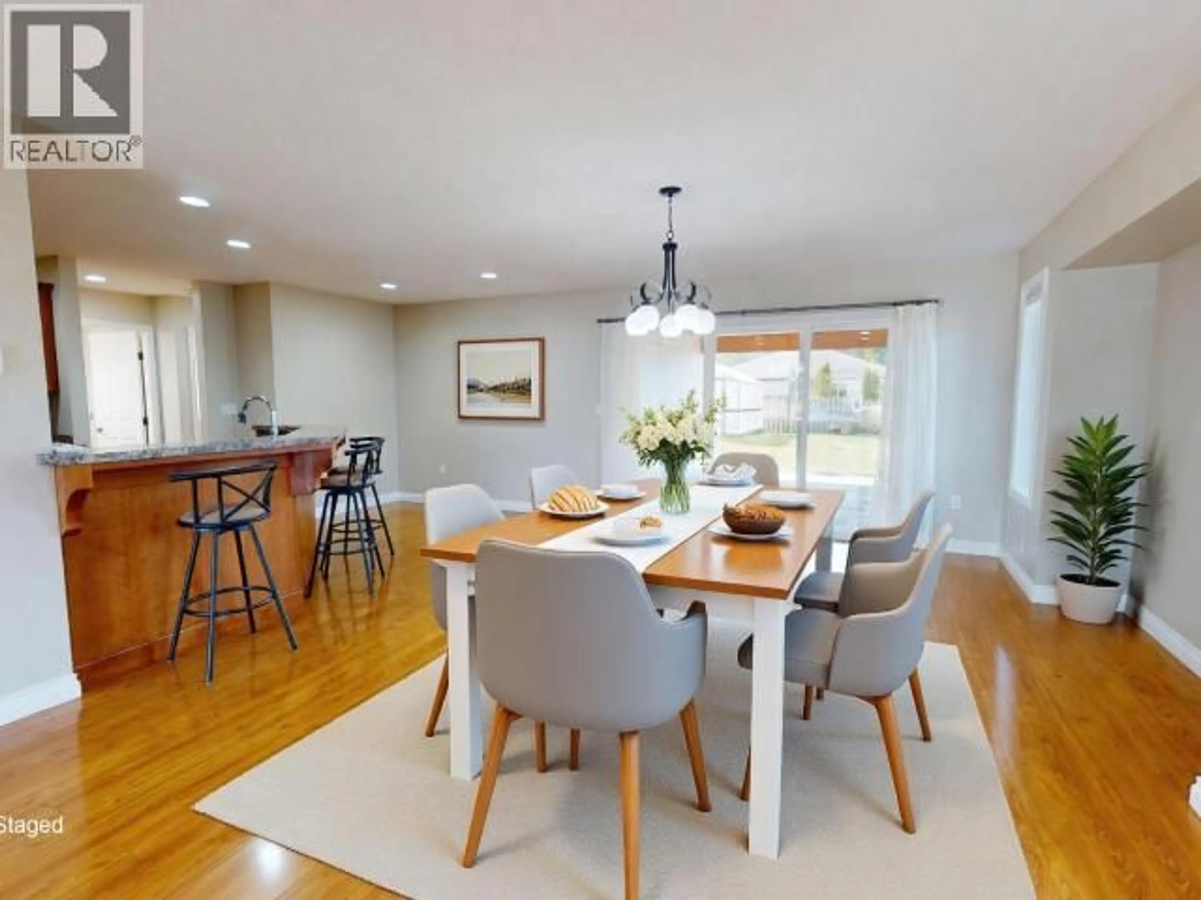 Dining room, wood/laminate floor for 7358 GLACIER STREET, Powell River British Columbia V8A5V2