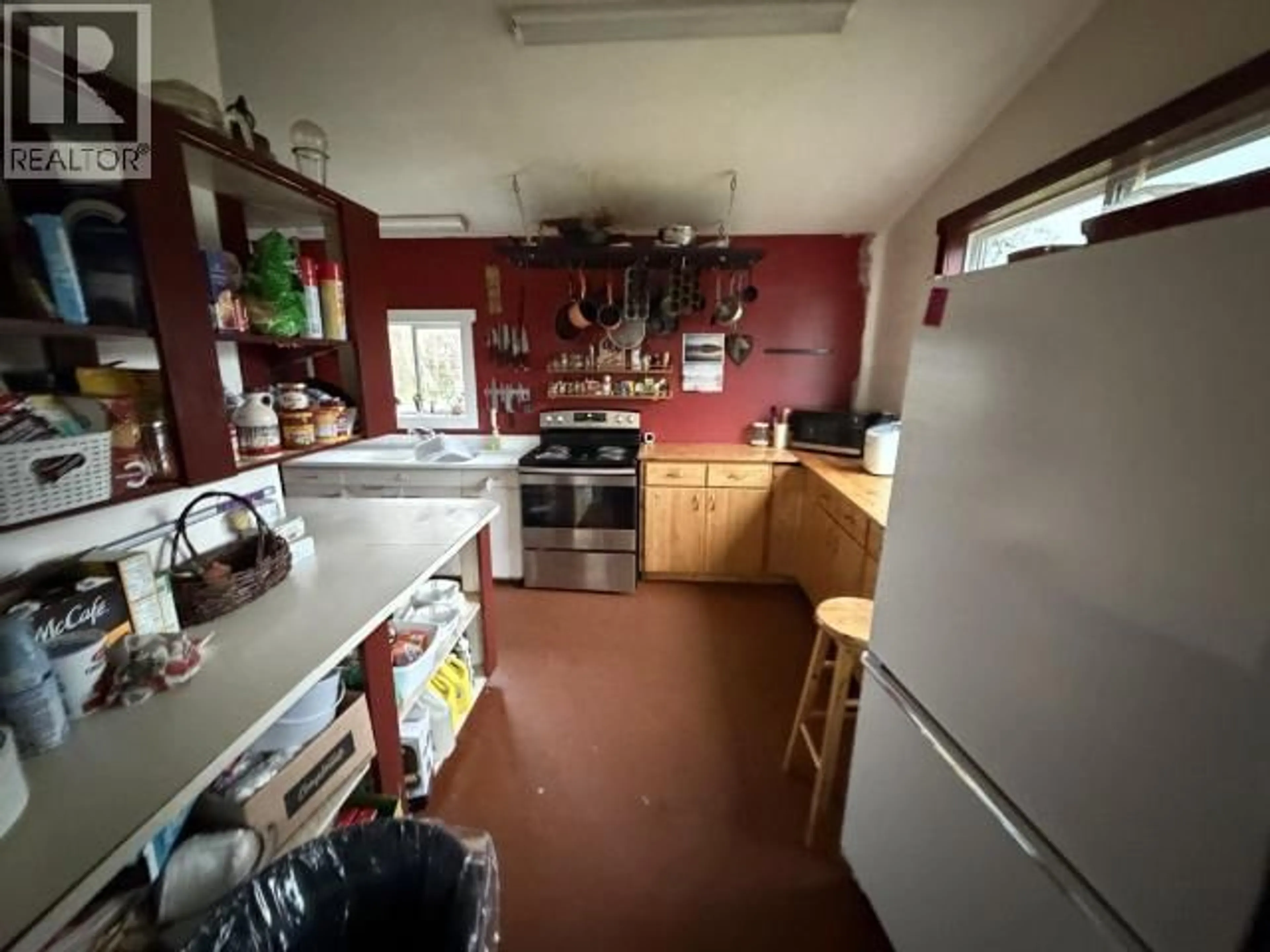 Standard kitchen, unknown for 6479 SUTHERLAND AVE, Powell River British Columbia V8A4W5