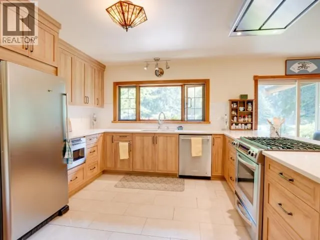 10440 KELLY CREEK ROAD, Powell River 5