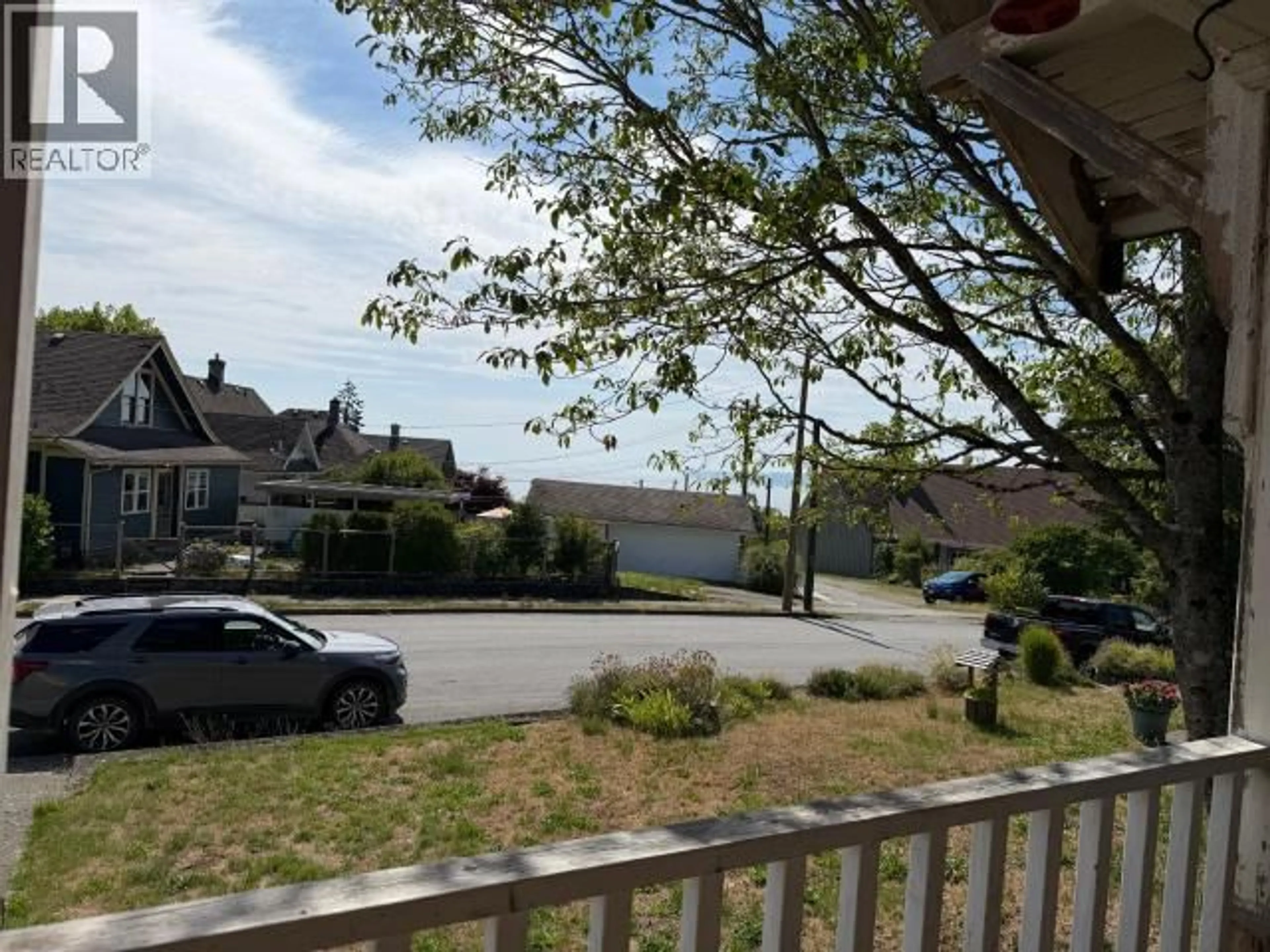 A pic from outside/outdoor area/front of a property/back of a property/a pic from drone, street for 6339 SYCAMORE STREET, Powell River British Columbia