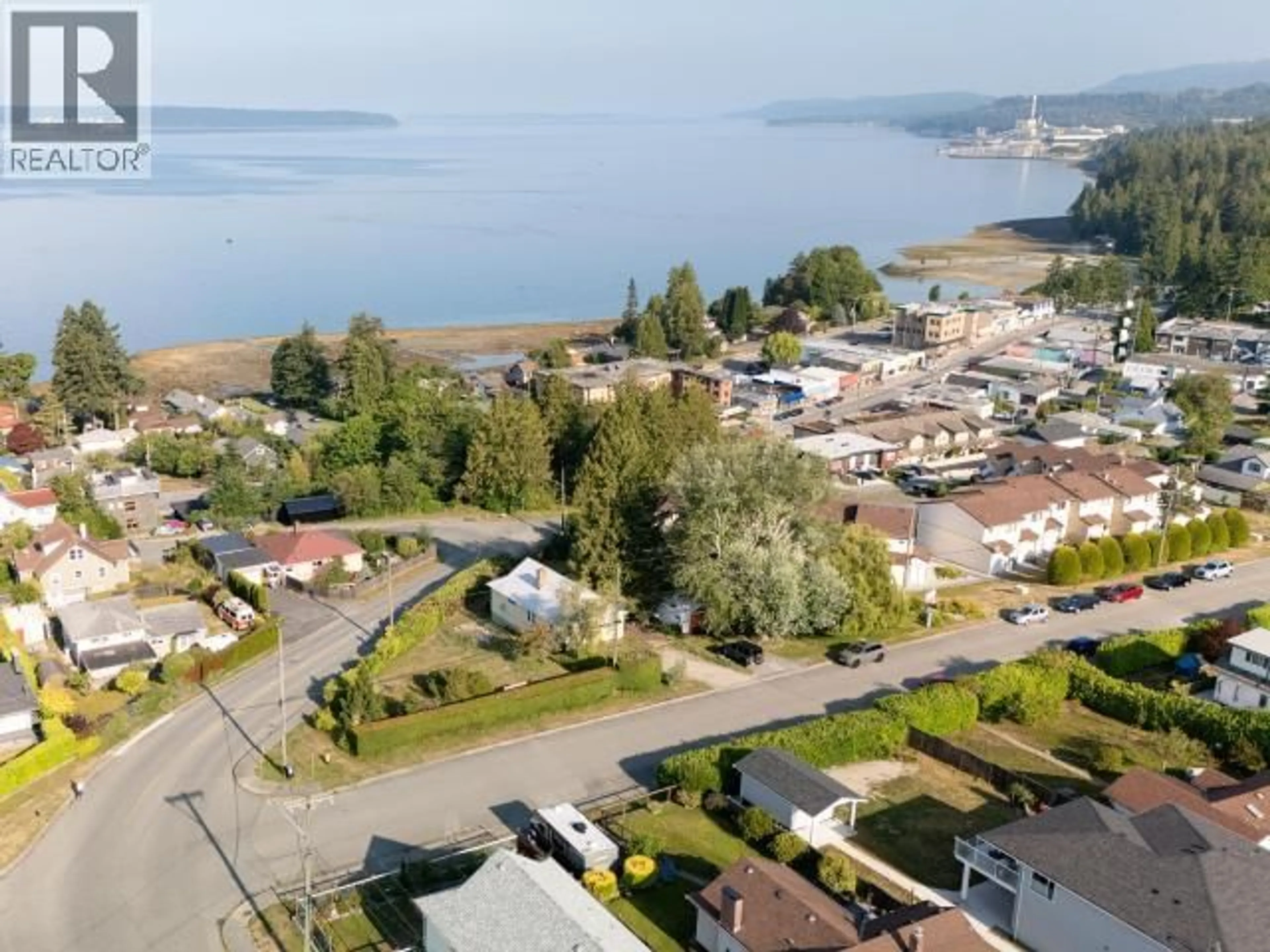 A pic from outside/outdoor area/front of a property/back of a property/a pic from drone, water/lake/river/ocean view for 6892 BURNABY STREET, Powell River British Columbia