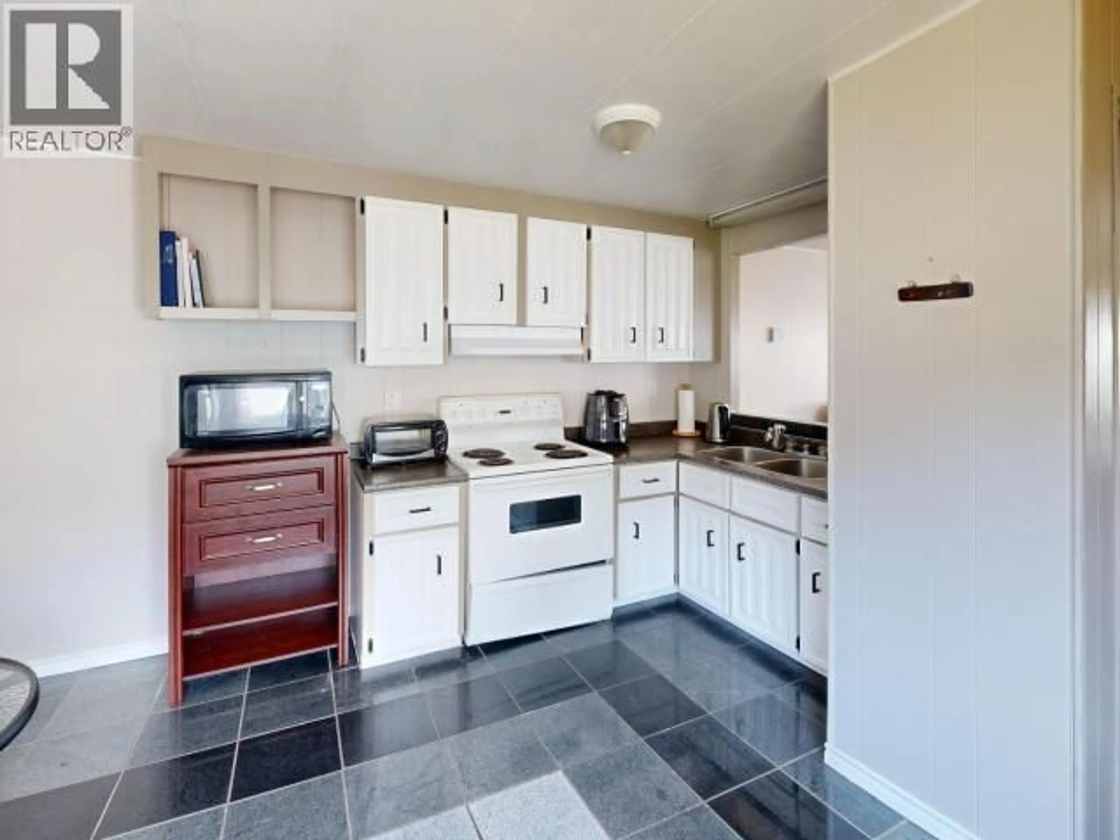Standard kitchen, ceramic/tile floor for 22 - 4500 CLARIDGE ROAD, Powell River British Columbia