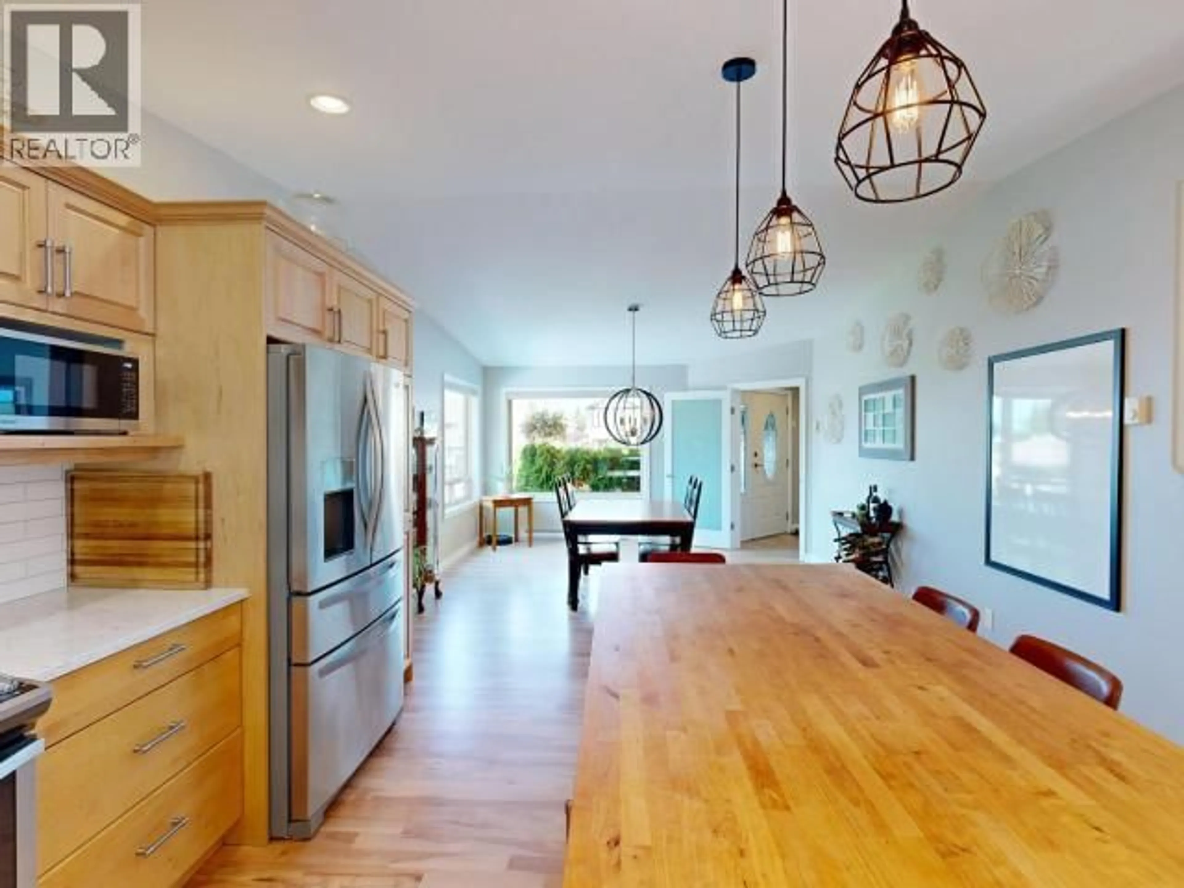 Open concept kitchen, unknown for 7066 QUALICUM WAY, Powell River British Columbia V8A5V6