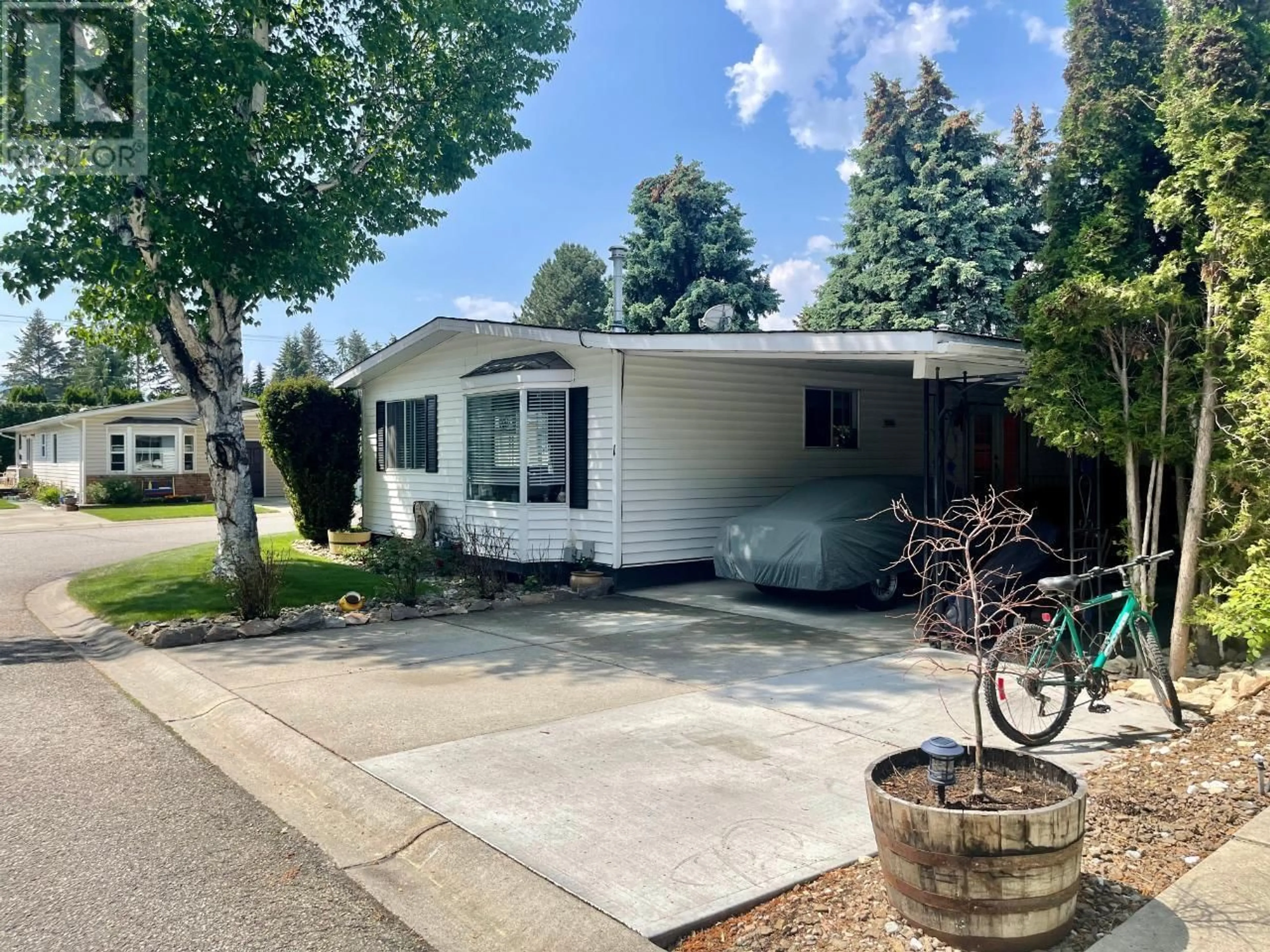 Indoor garage for 17017 SNOW Avenue Unit# 1, Summerland British Columbia V0H1Z6