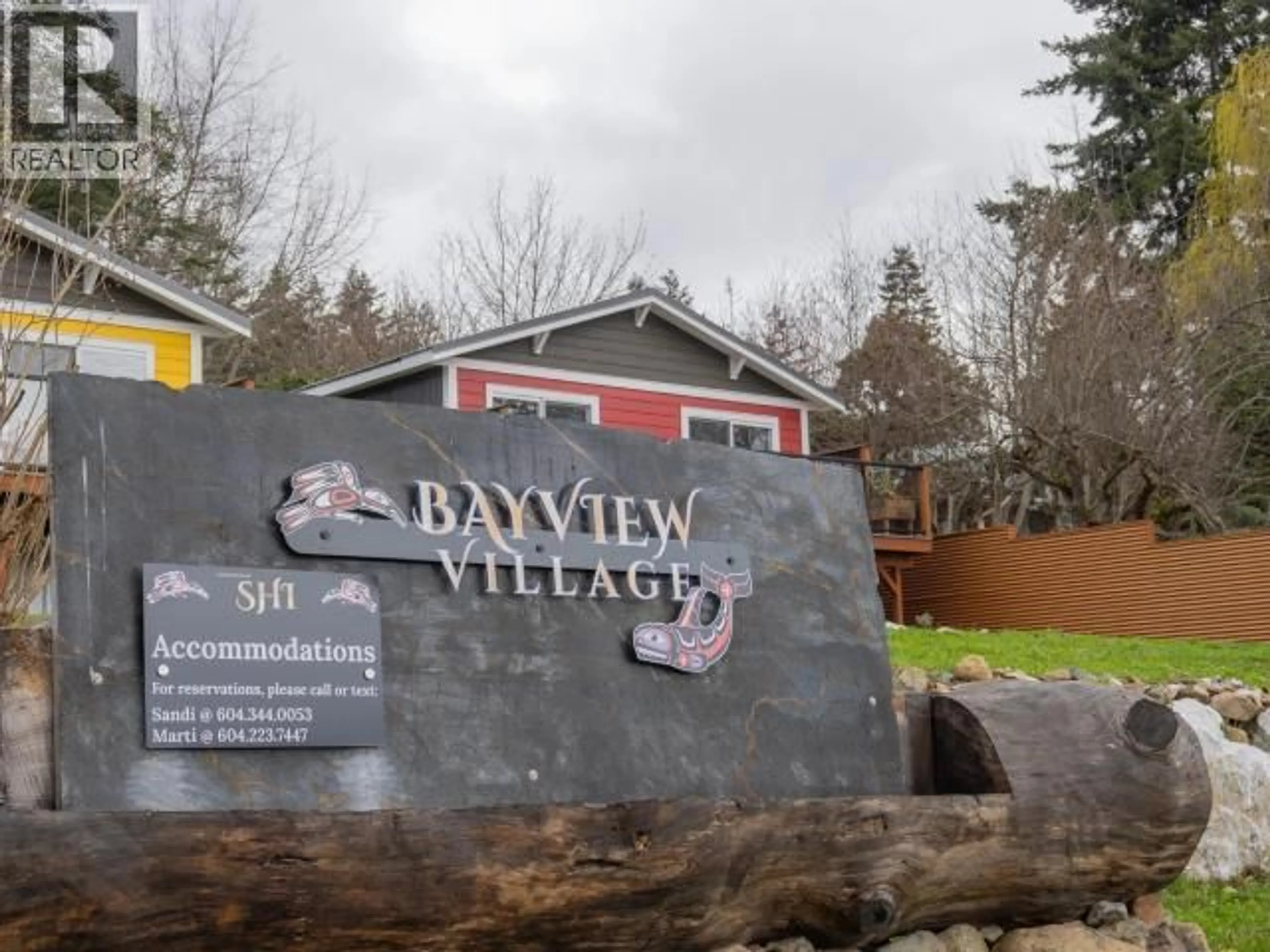 A pic from outside/outdoor area/front of a property/back of a property/a pic from drone, mountain view for 3465 OAK STREET, Texada Island British Columbia V0N3K0