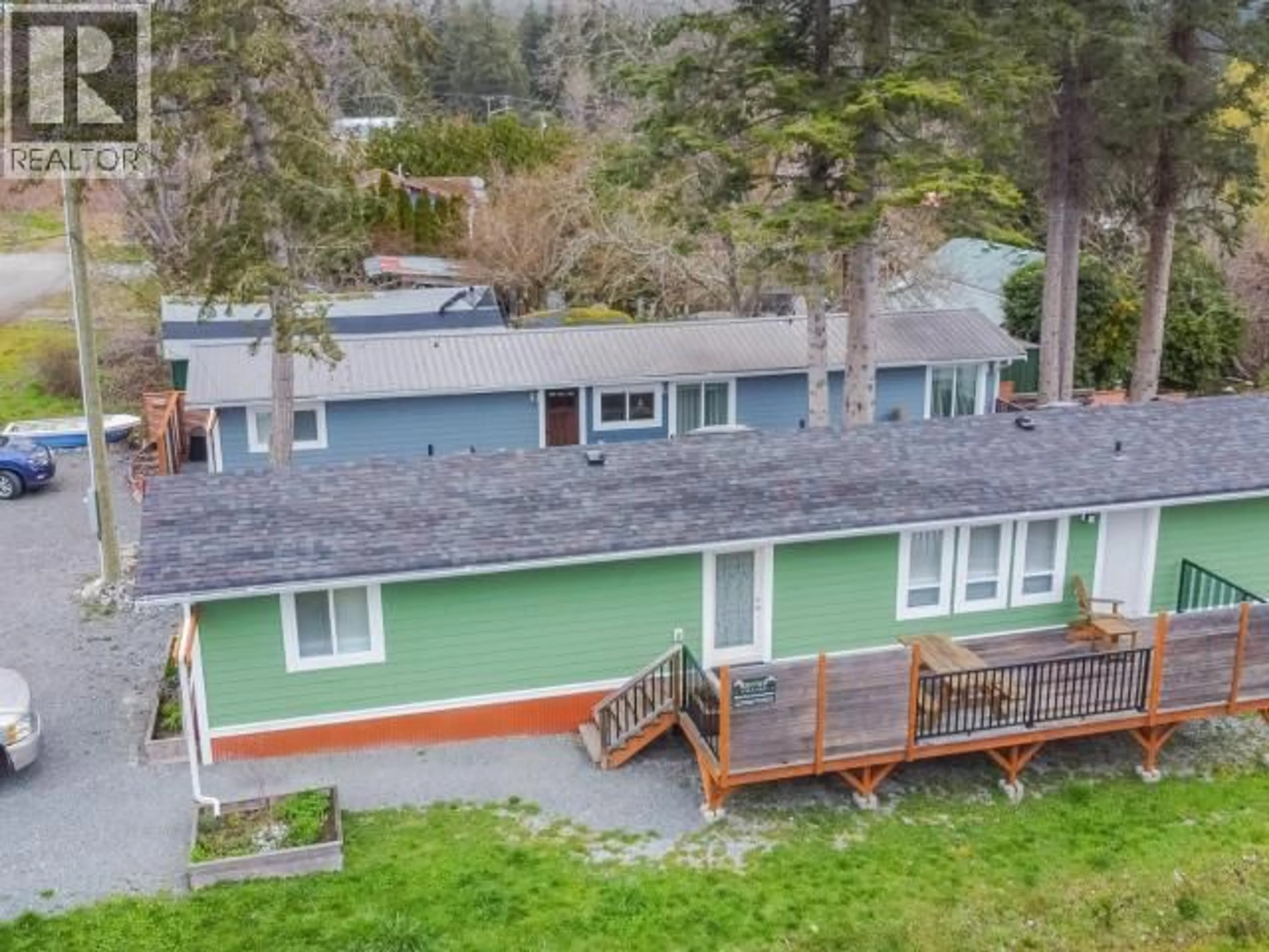 A pic from outside/outdoor area/front of a property/back of a property/a pic from drone, unknown for 4810 ALDER, Texada Island British Columbia V0N1W0