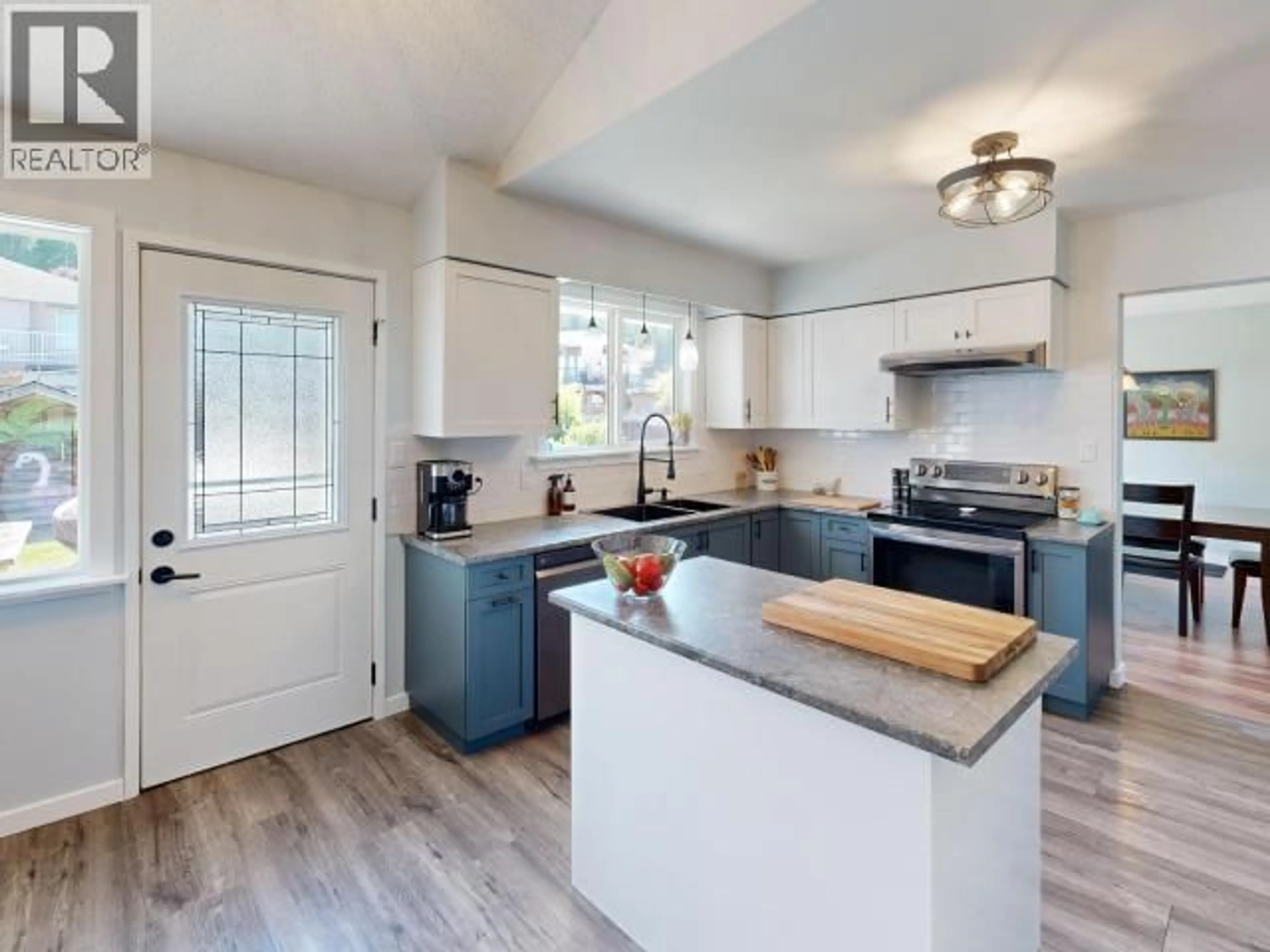 Open concept kitchen, unknown for 3786 QUADRA AVE, Powell River British Columbia