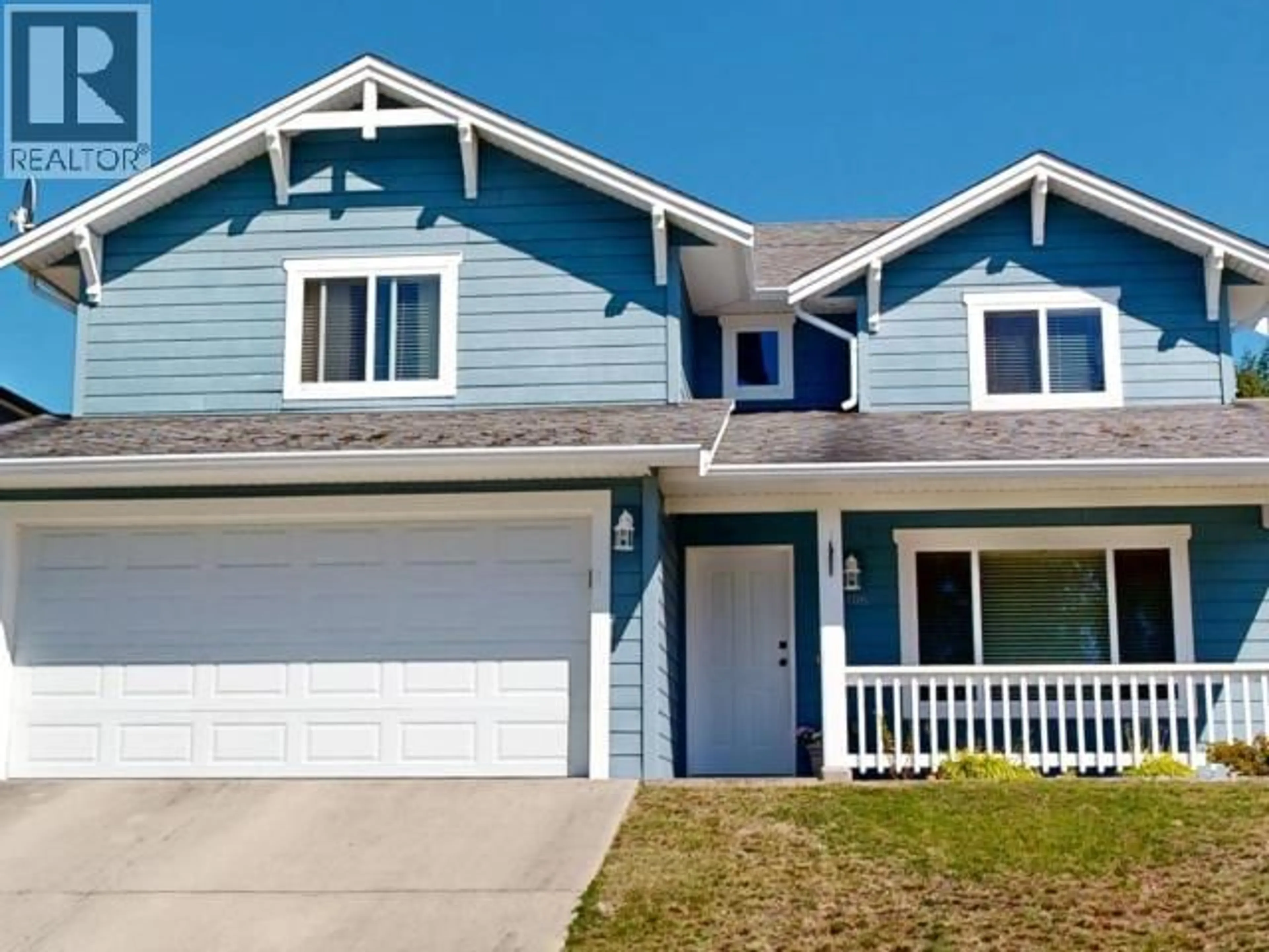 Home with vinyl exterior material, street for 4106 BOWNESS AVE, Powell River British Columbia V8A5V6