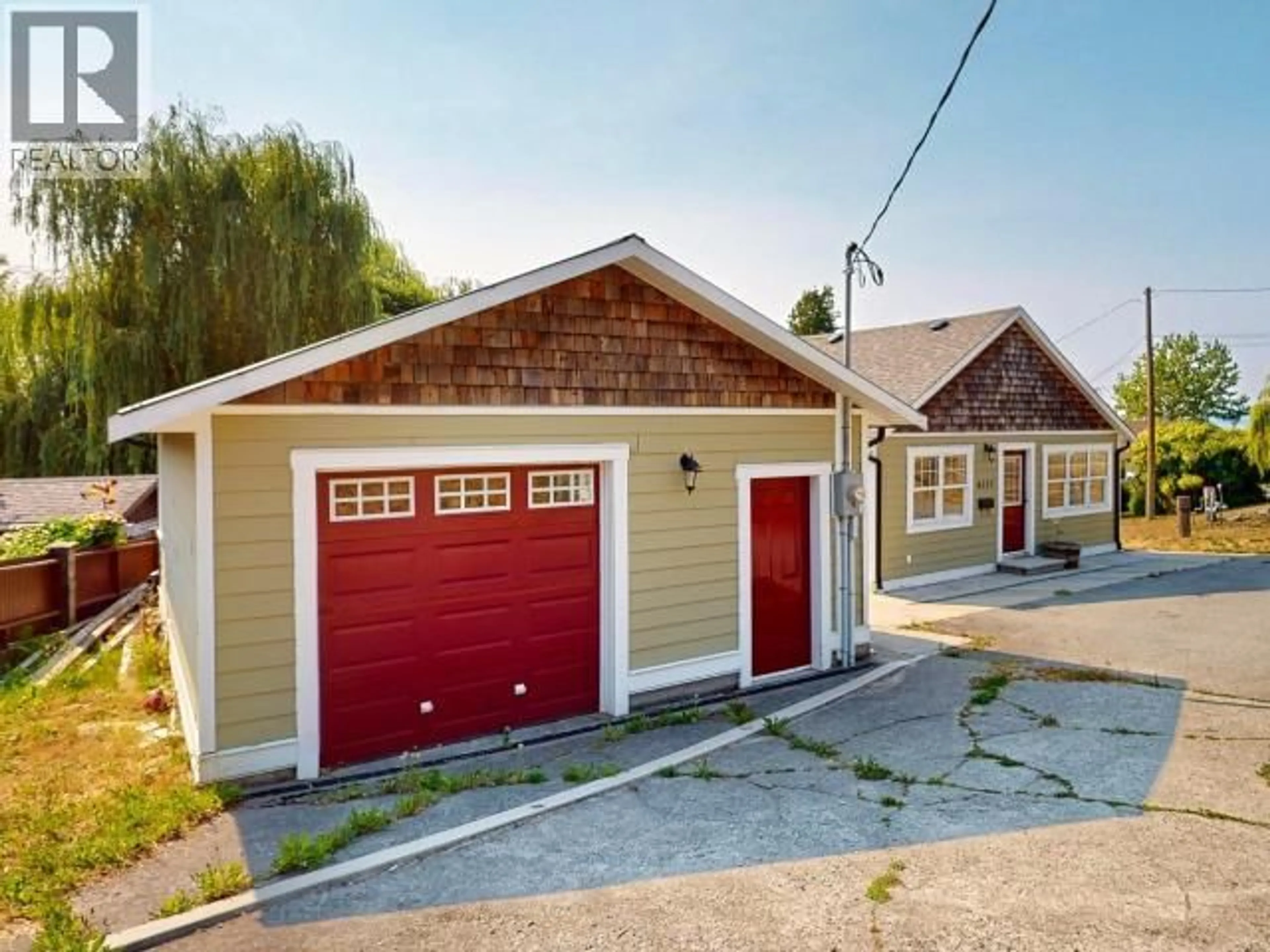 Indoor garage for 4311 WESTVIEW AVE, Powell River British Columbia V8A3J7