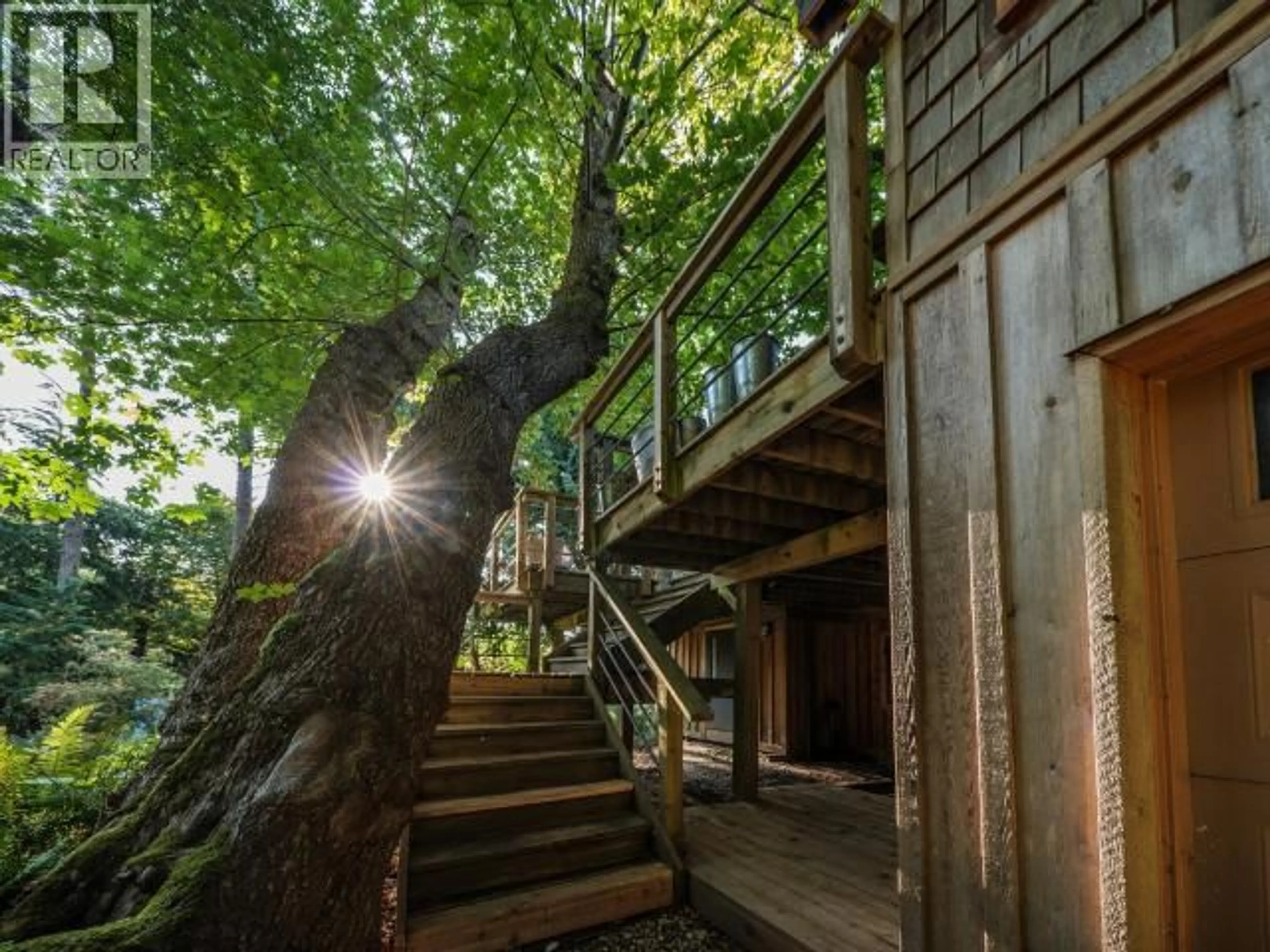 Stairs for 1586/1592 VANCOUVER BLVD, Savary Island British Columbia V0N2G0