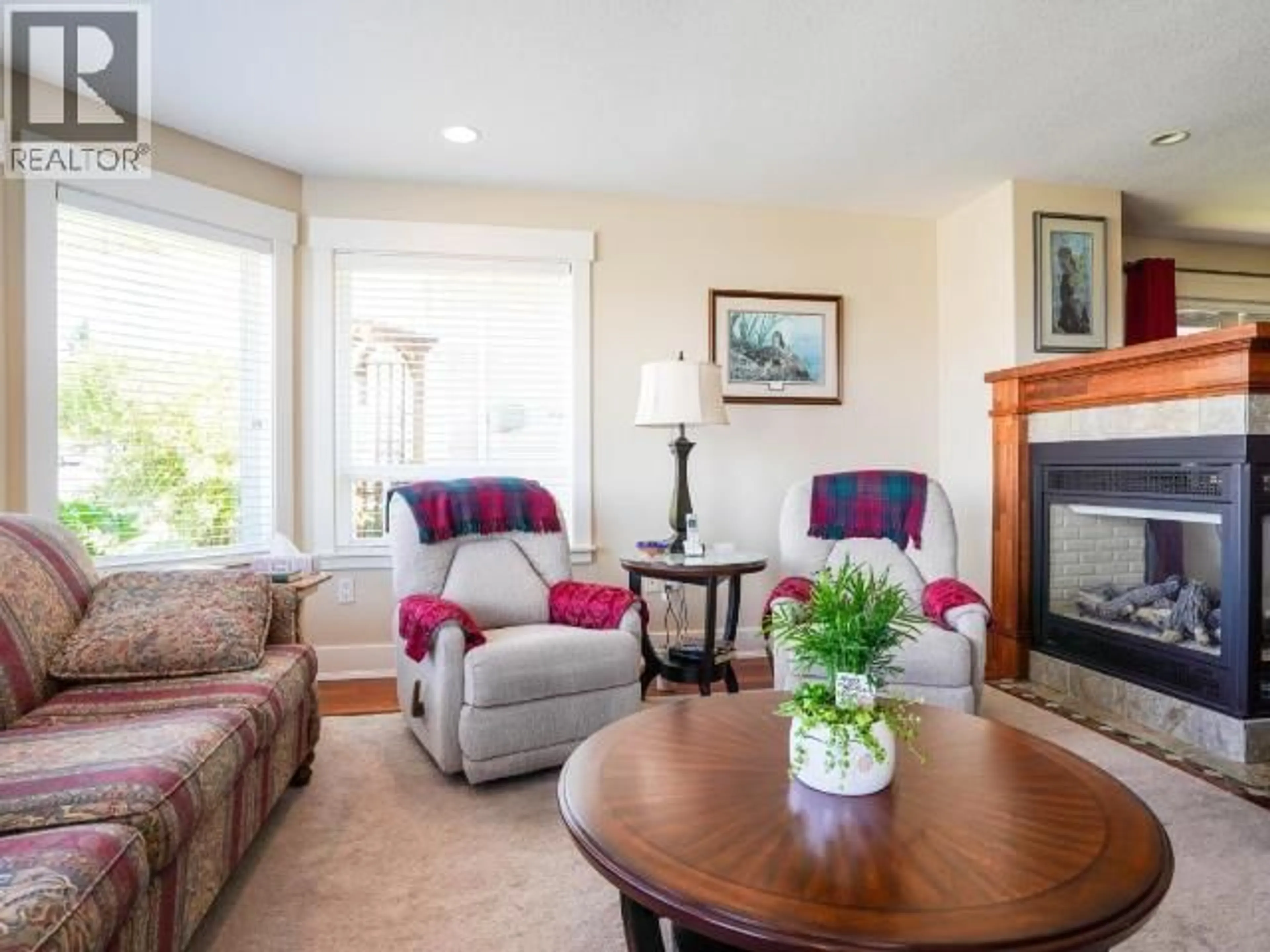 Living room with furniture, unknown for 7190 GEORGIA CRES, Powell River British Columbia V8A5T6