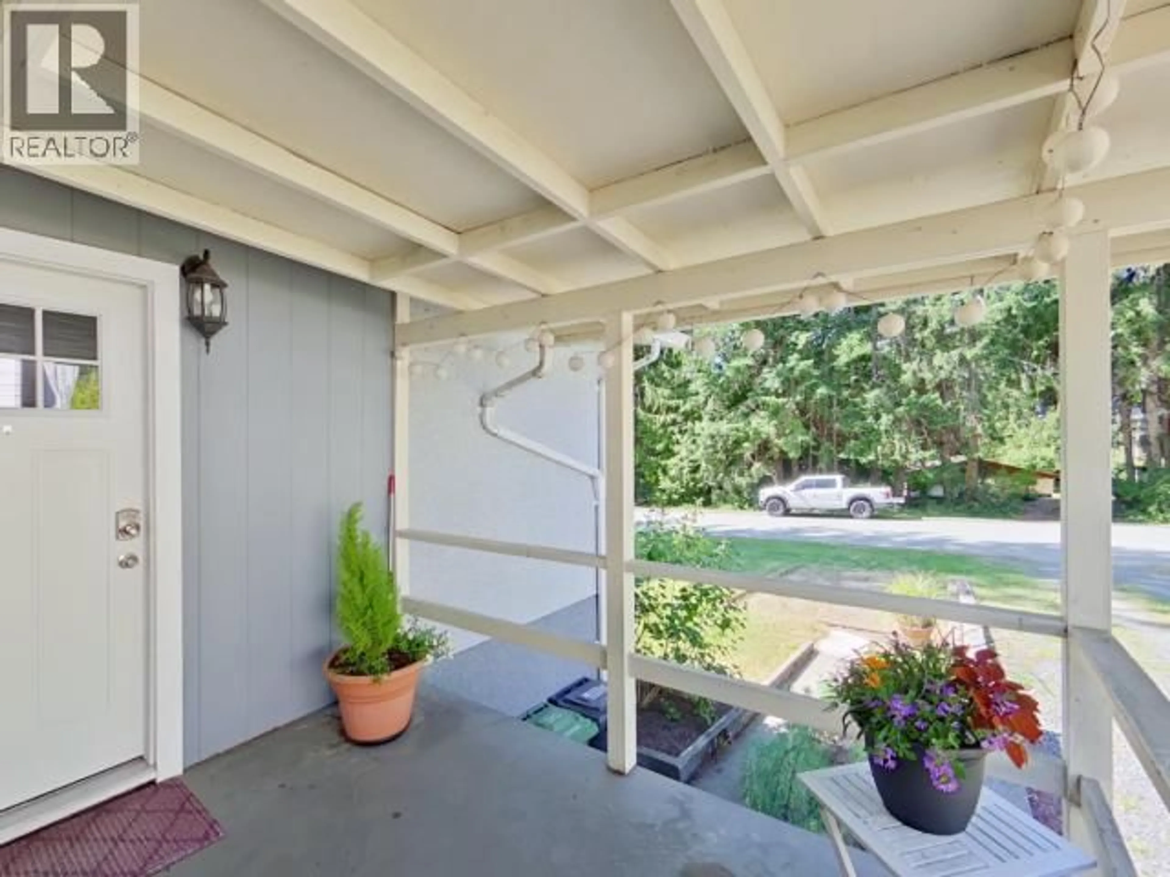 Patio, unknown for 5720 ALLEN AVE, Powell River British Columbia V8A4J3