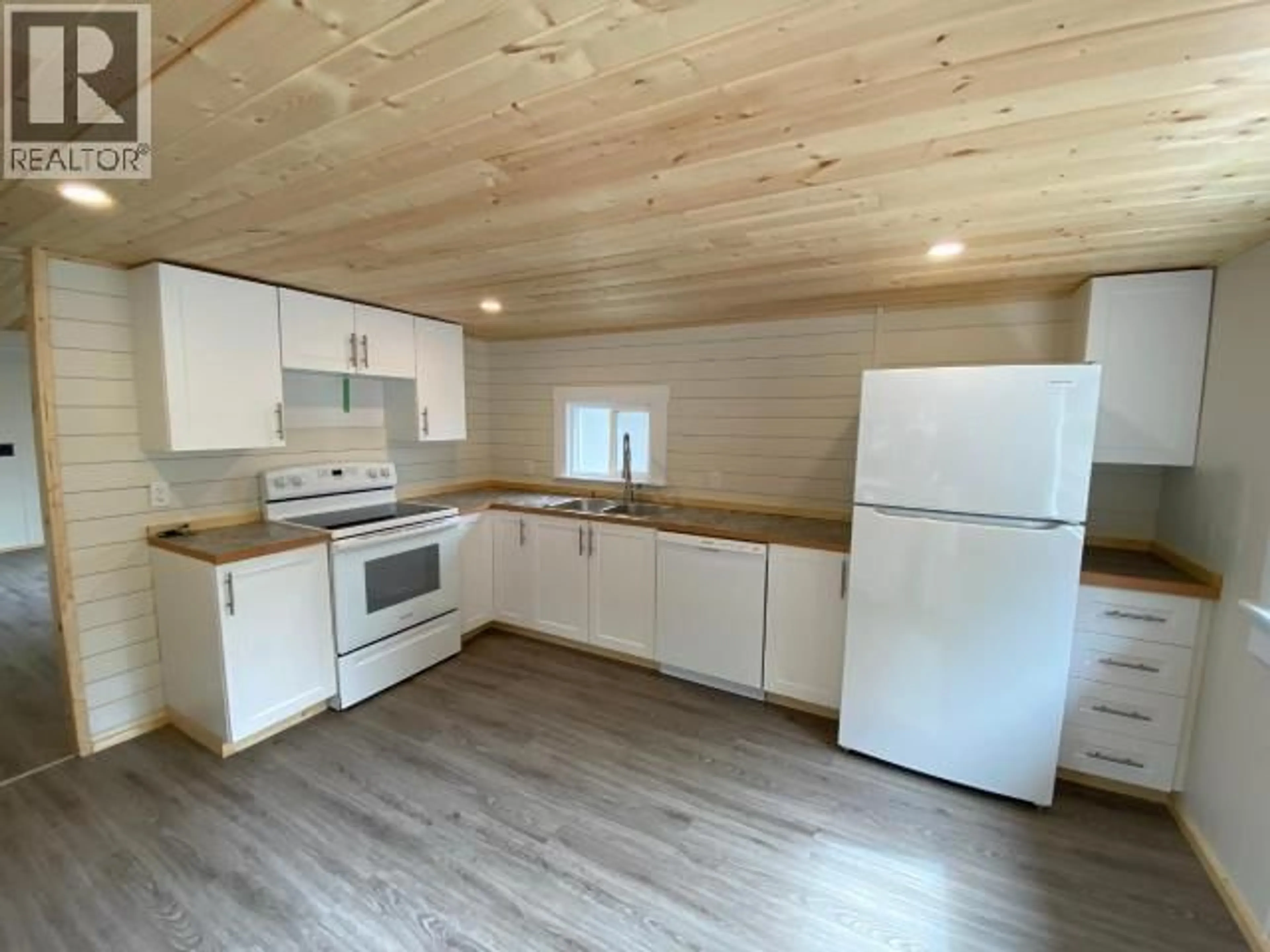 Open concept kitchen, wood/laminate floor for 27 - 6263 LUND, Powell River British Columbia V8A4T3