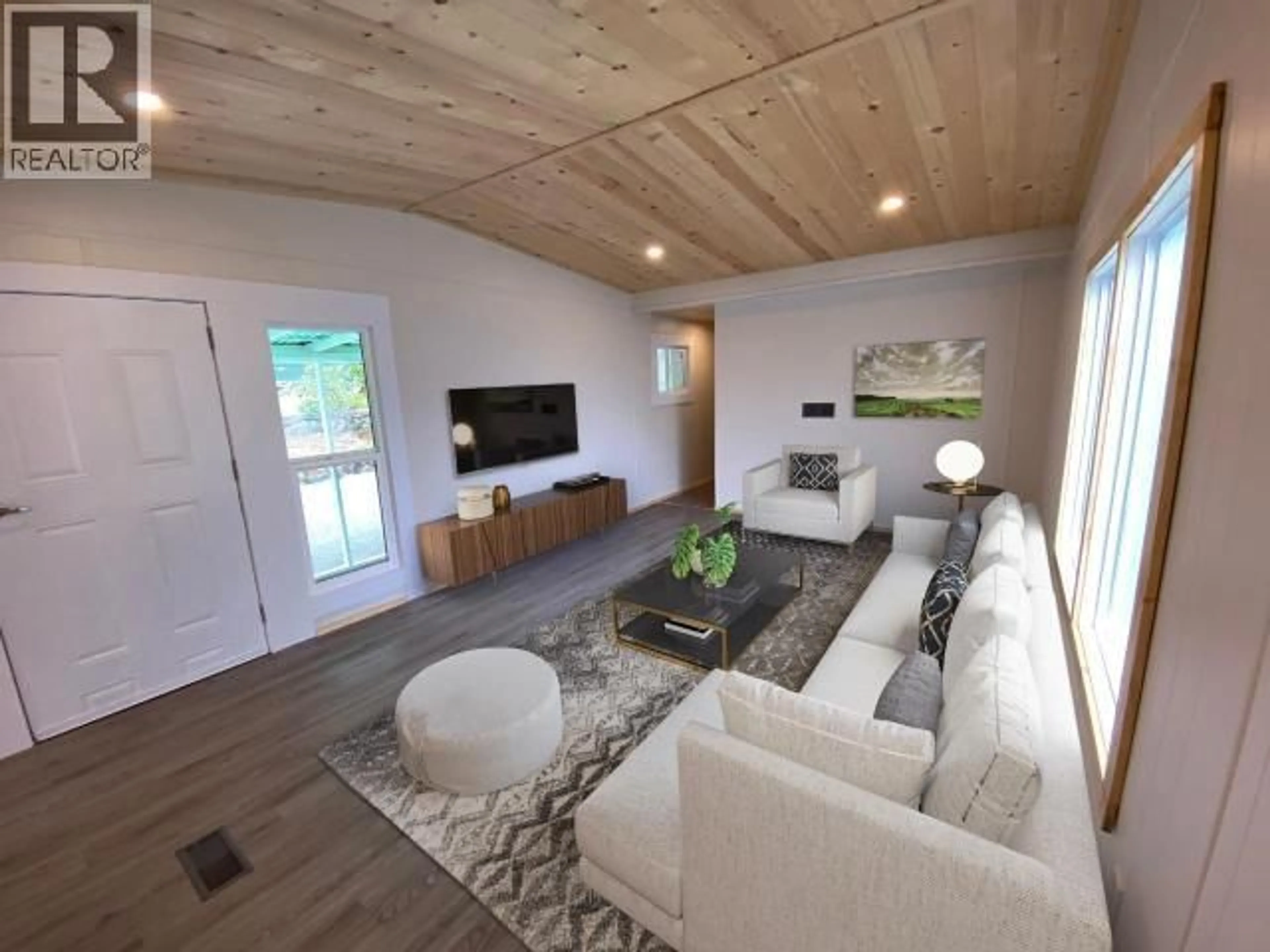 Living room with furniture, wood/laminate floor for 27 - 6263 LUND, Powell River British Columbia V8A4T3