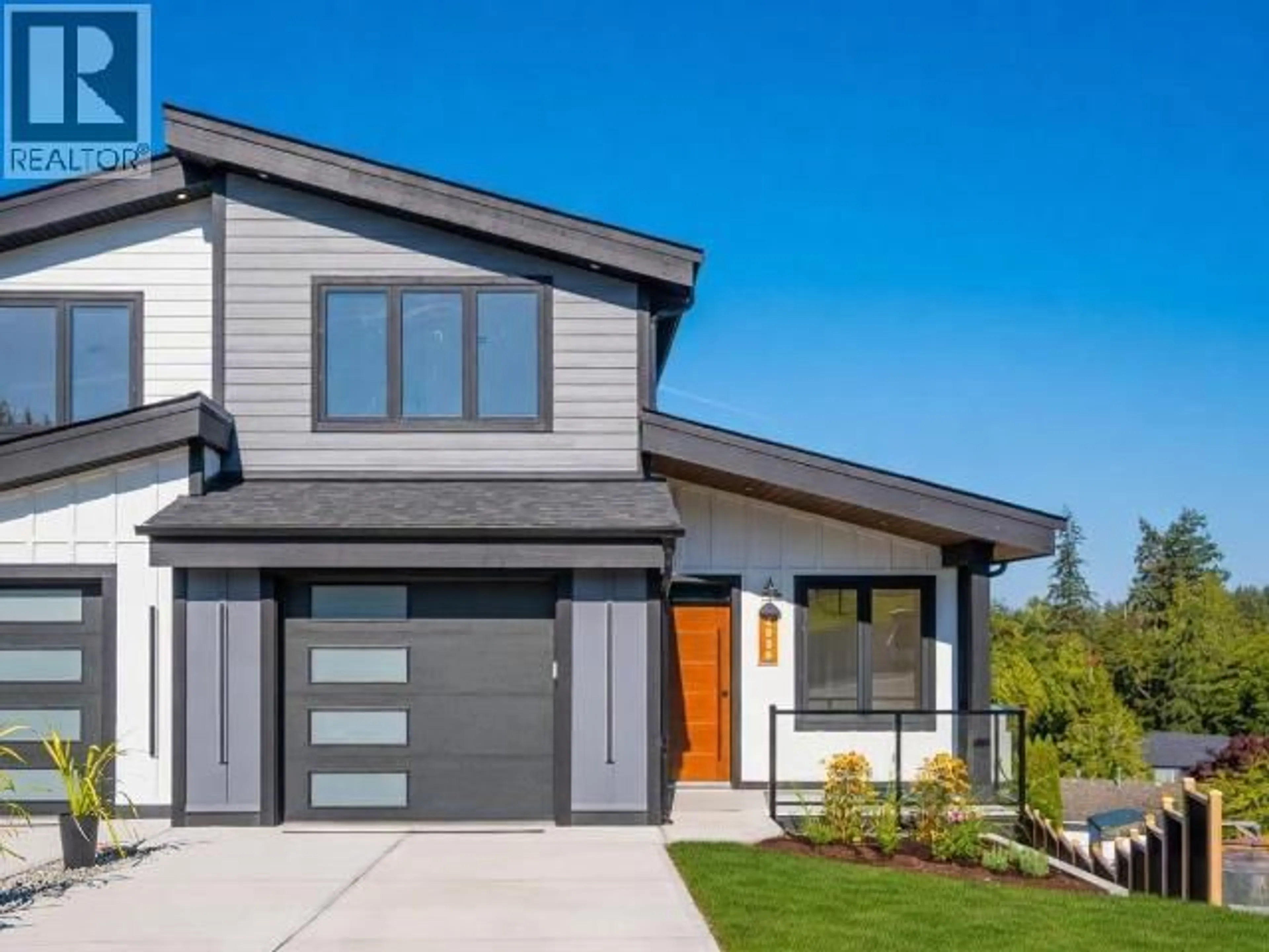 Home with vinyl exterior material, street for 4839 LESLEY CRES, Powell River British Columbia V8A5P6