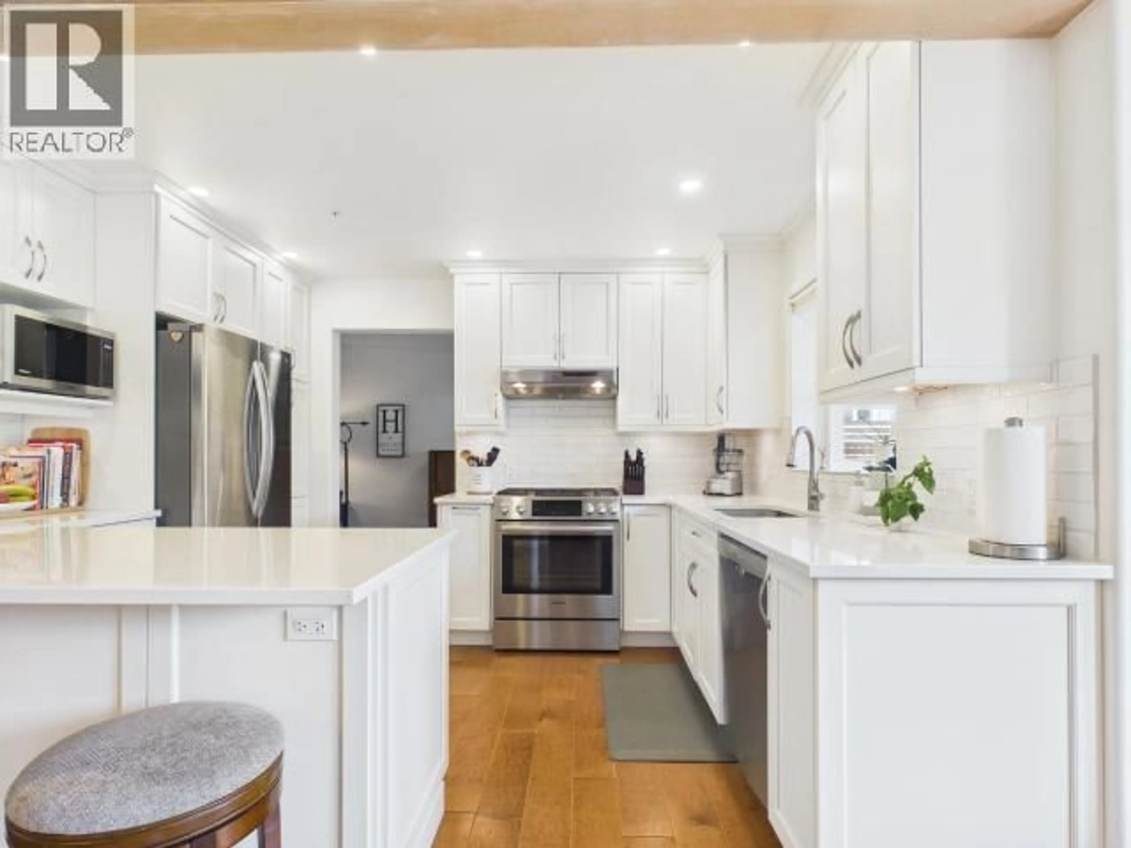 Open concept kitchen, unknown for 3400 ONTARIO AVE, Powell River British Columbia V8A5M7