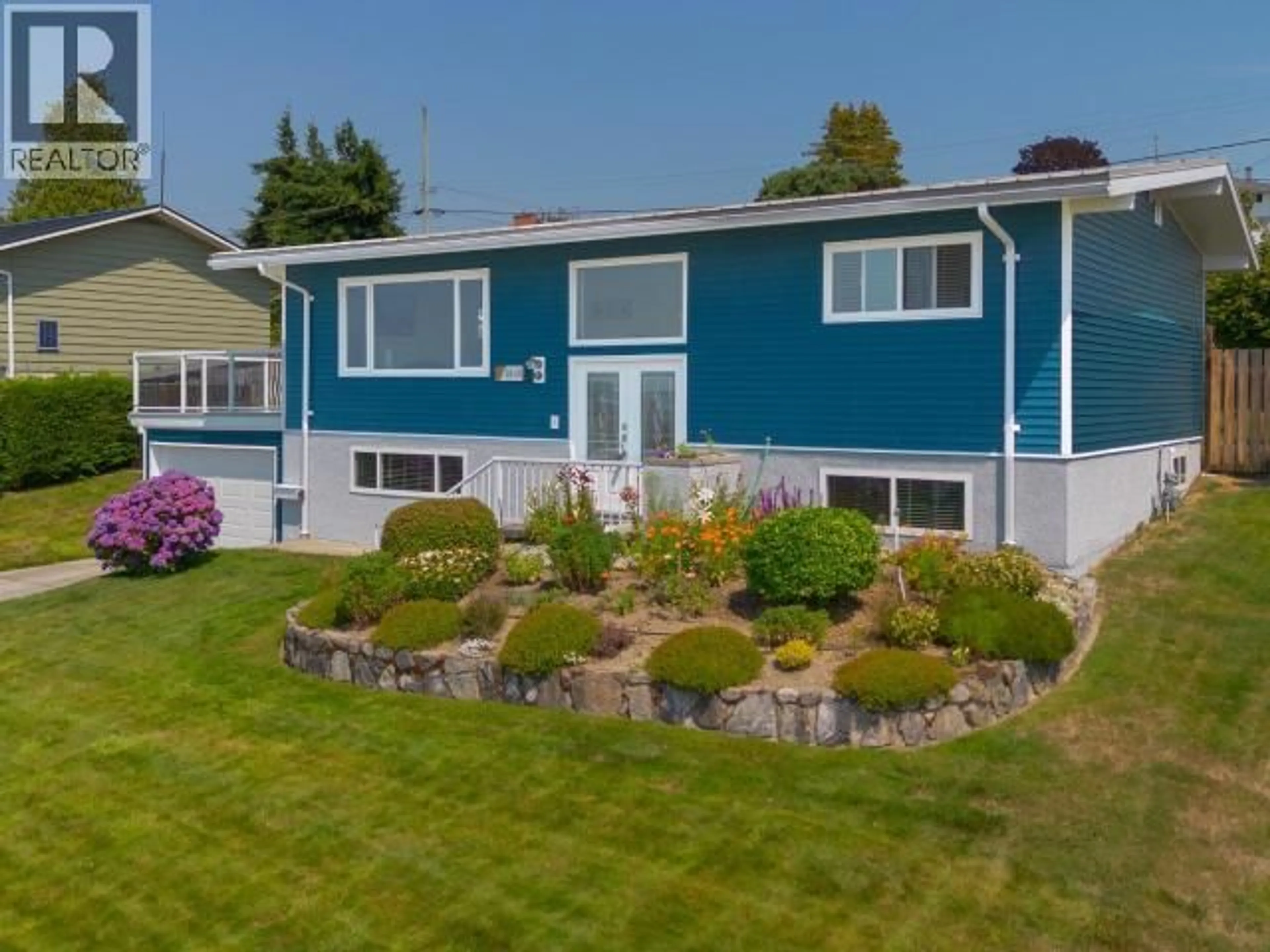 Home with vinyl exterior material, unknown for 3848 GORDON AVE, Powell River British Columbia V8A2T5