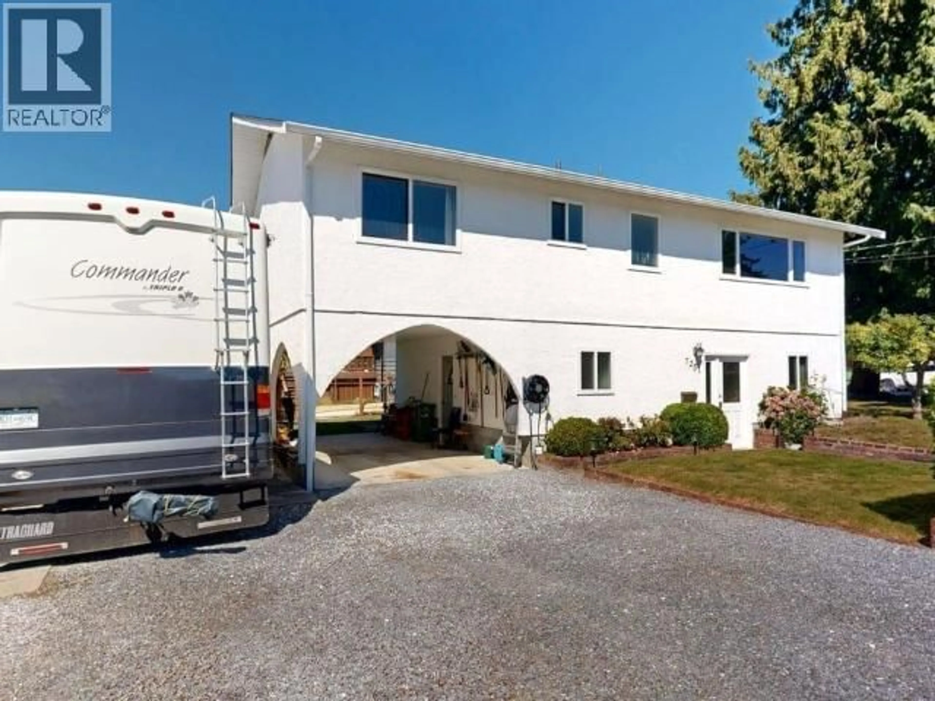 Home with vinyl exterior material, building for 7251 HAZELTON STREET, Powell River British Columbia