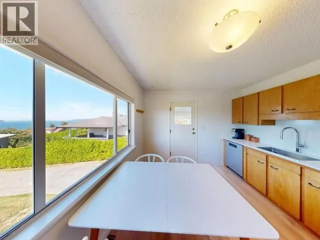4603 HARVIE AVE, Powell River 5