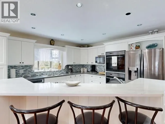 3700 MACKENZIE AVE, Powell River 4