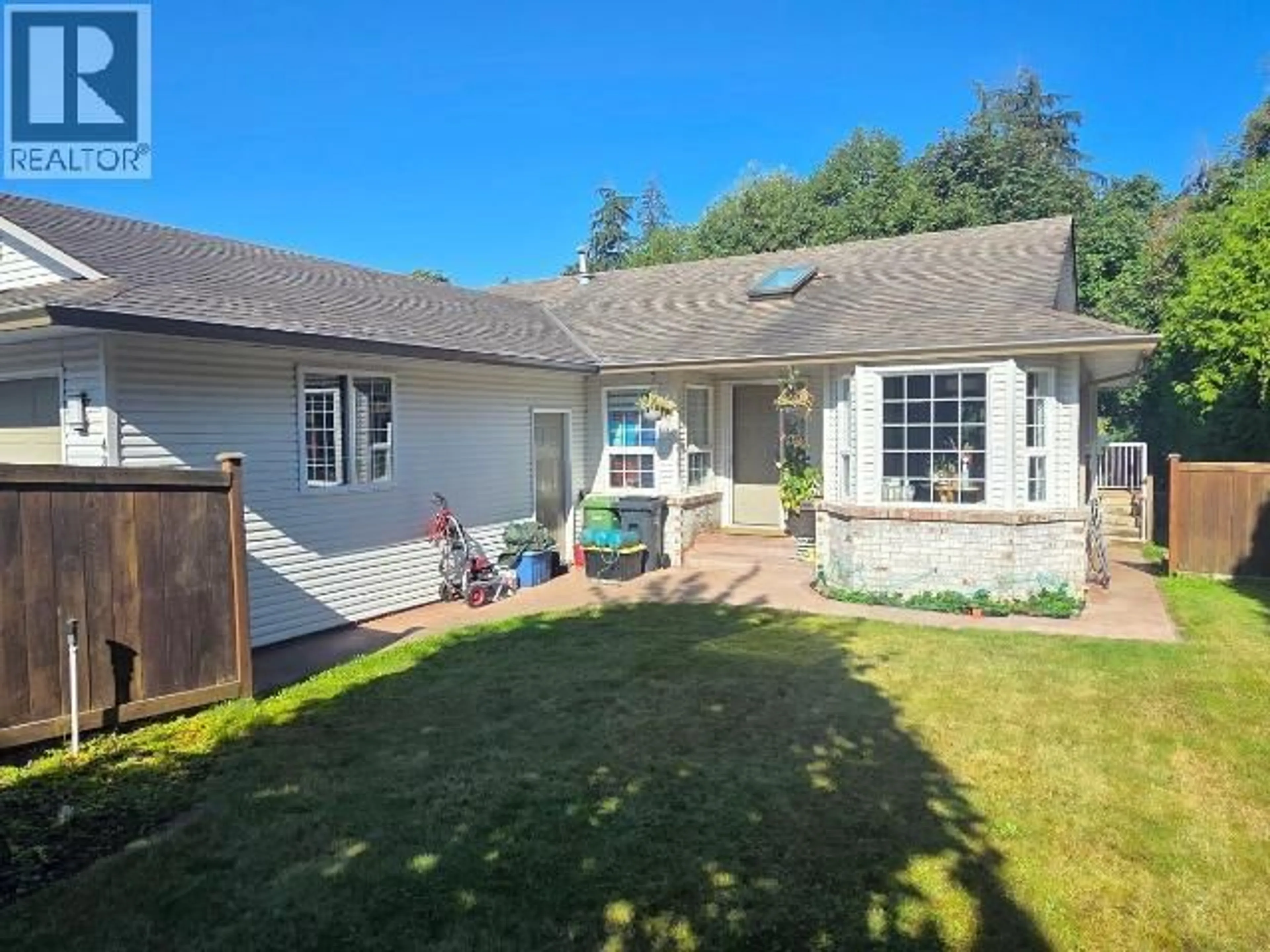 A pic from outside/outdoor area/front of a property/back of a property/a pic from drone, street for 4865 HARVIE AVE, Powell River British Columbia V8A5R6
