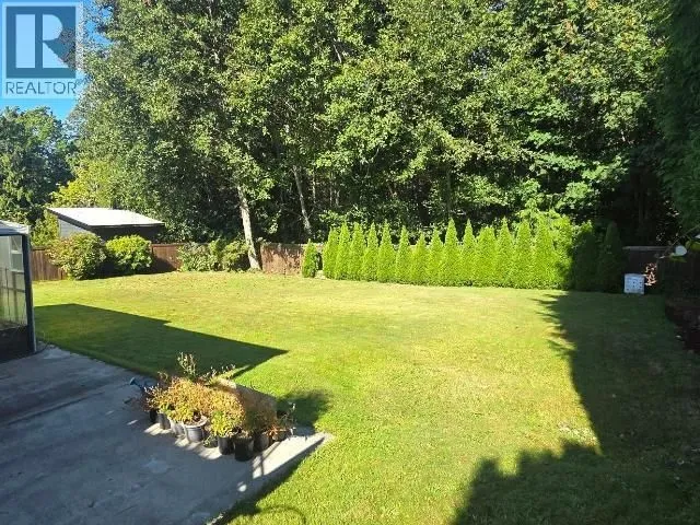 4865 HARVIE AVE, Powell River 2