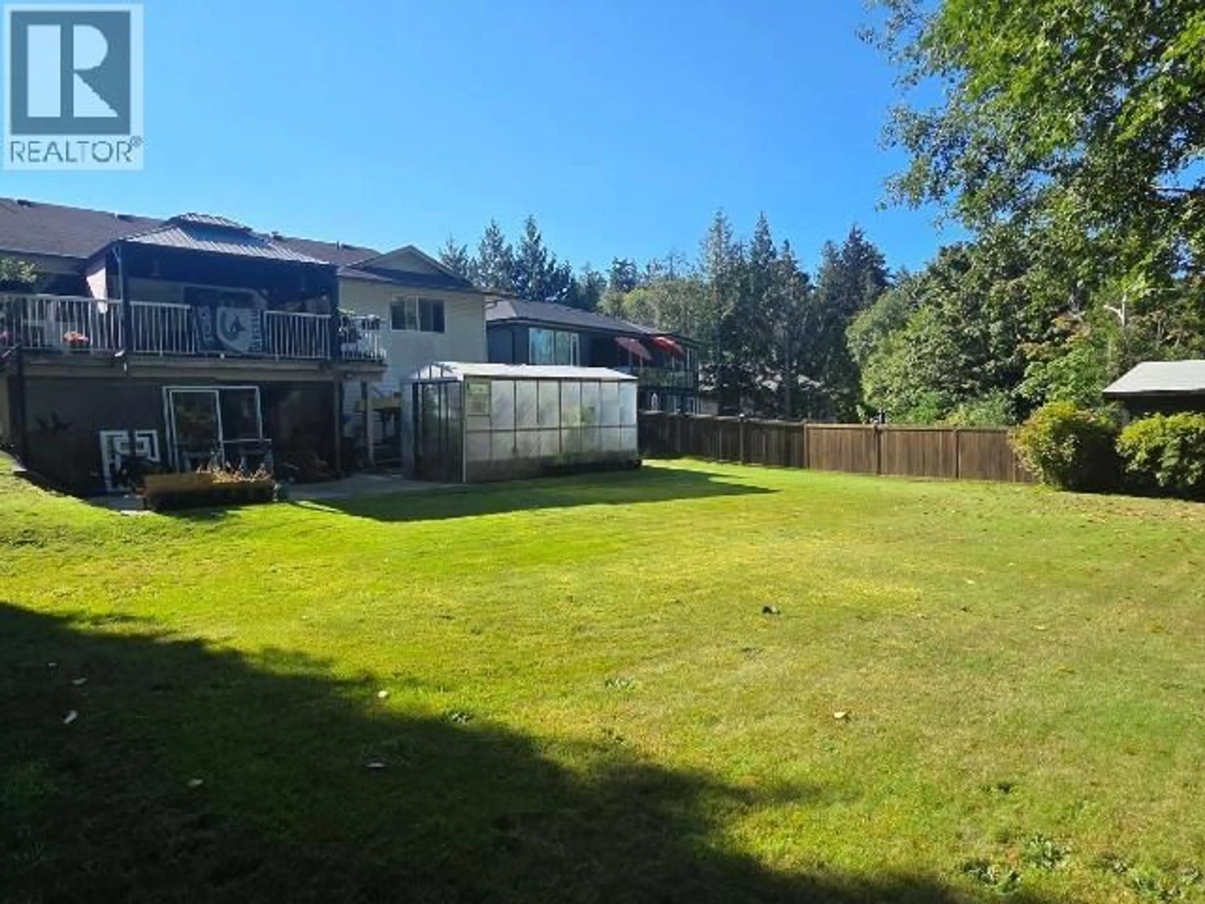 A pic from outside/outdoor area/front of a property/back of a property/a pic from drone, unknown for 4865 HARVIE AVE, Powell River British Columbia V8A5R6