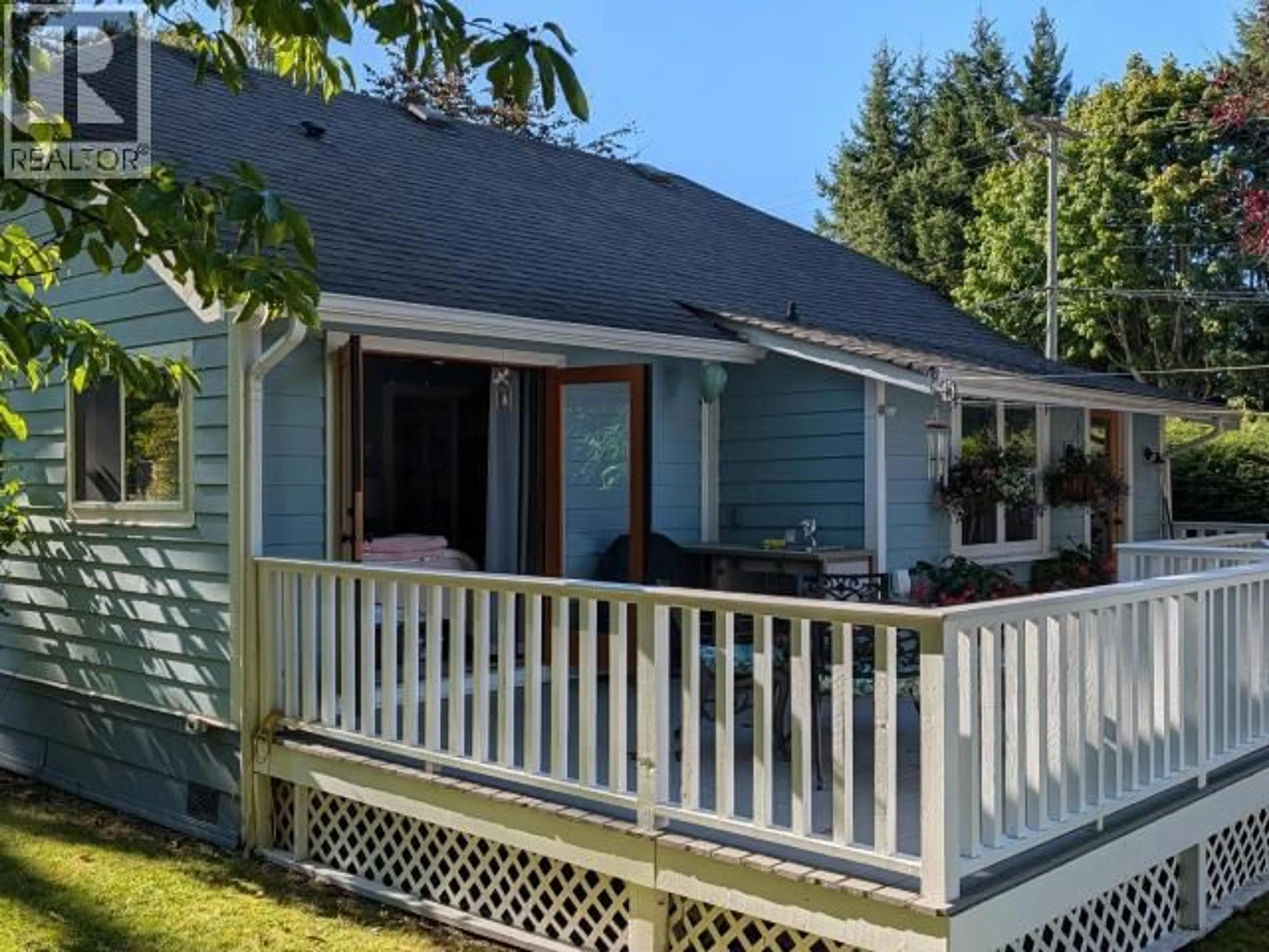 Home with vinyl exterior material, unknown for 5262 MANSON AVE, Powell River British Columbia V8A3P1