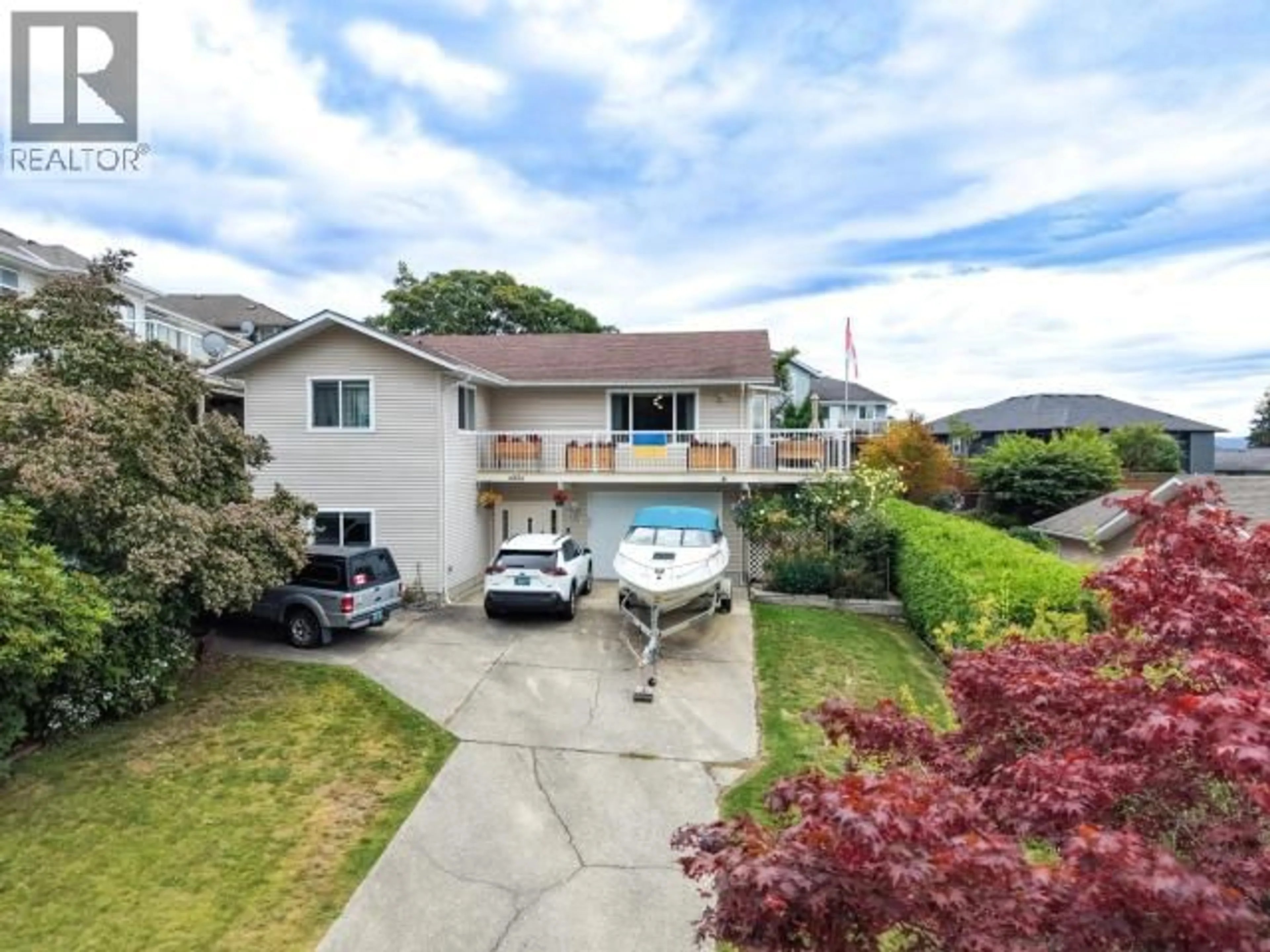 A pic from outside/outdoor area/front of a property/back of a property/a pic from drone, street for 6886 HARVIE AVE, Powell River British Columbia V8A5J1