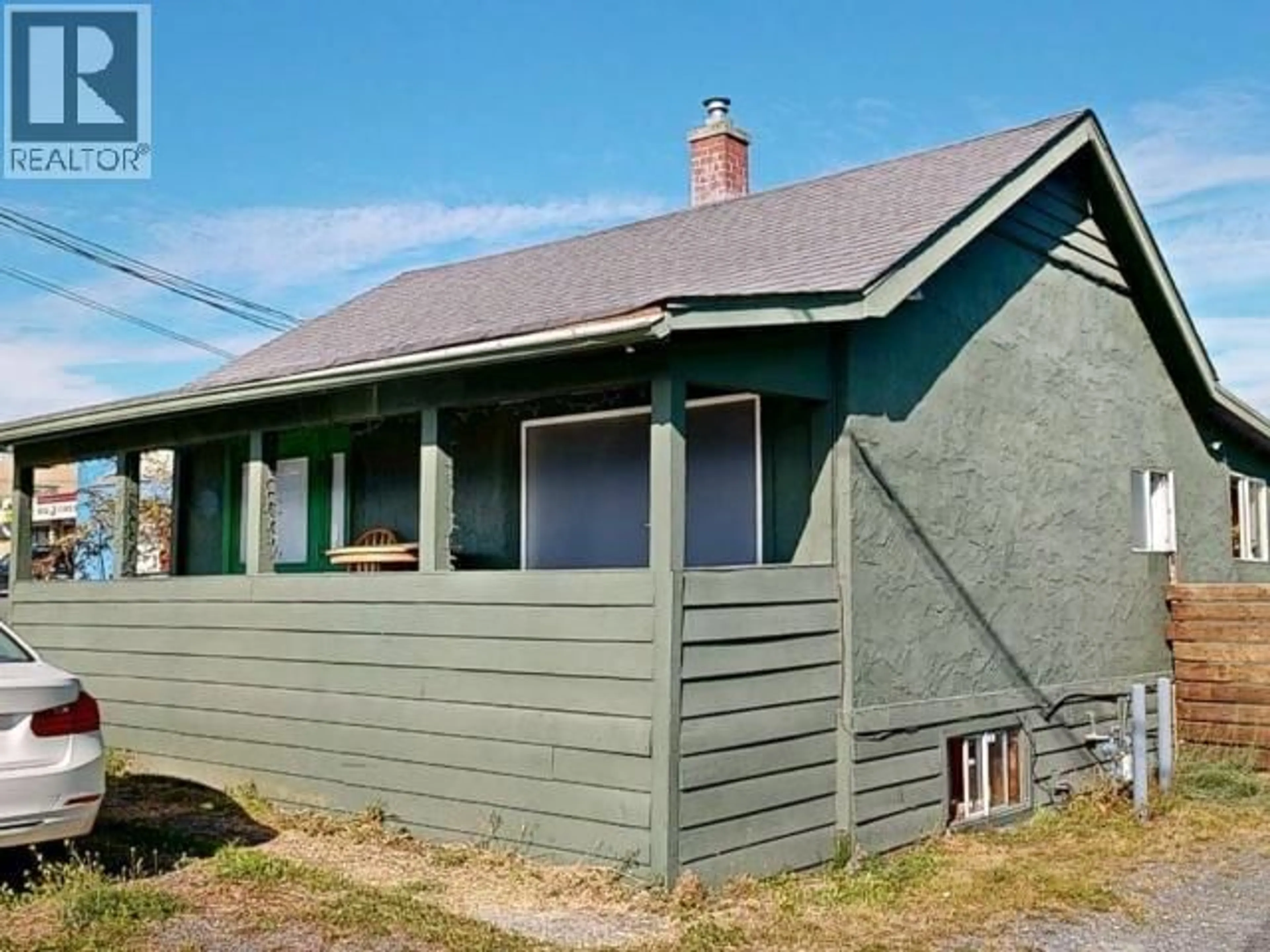 Home with vinyl exterior material, building for 4474 JOYCE AVE, Powell River British Columbia V8A3A6