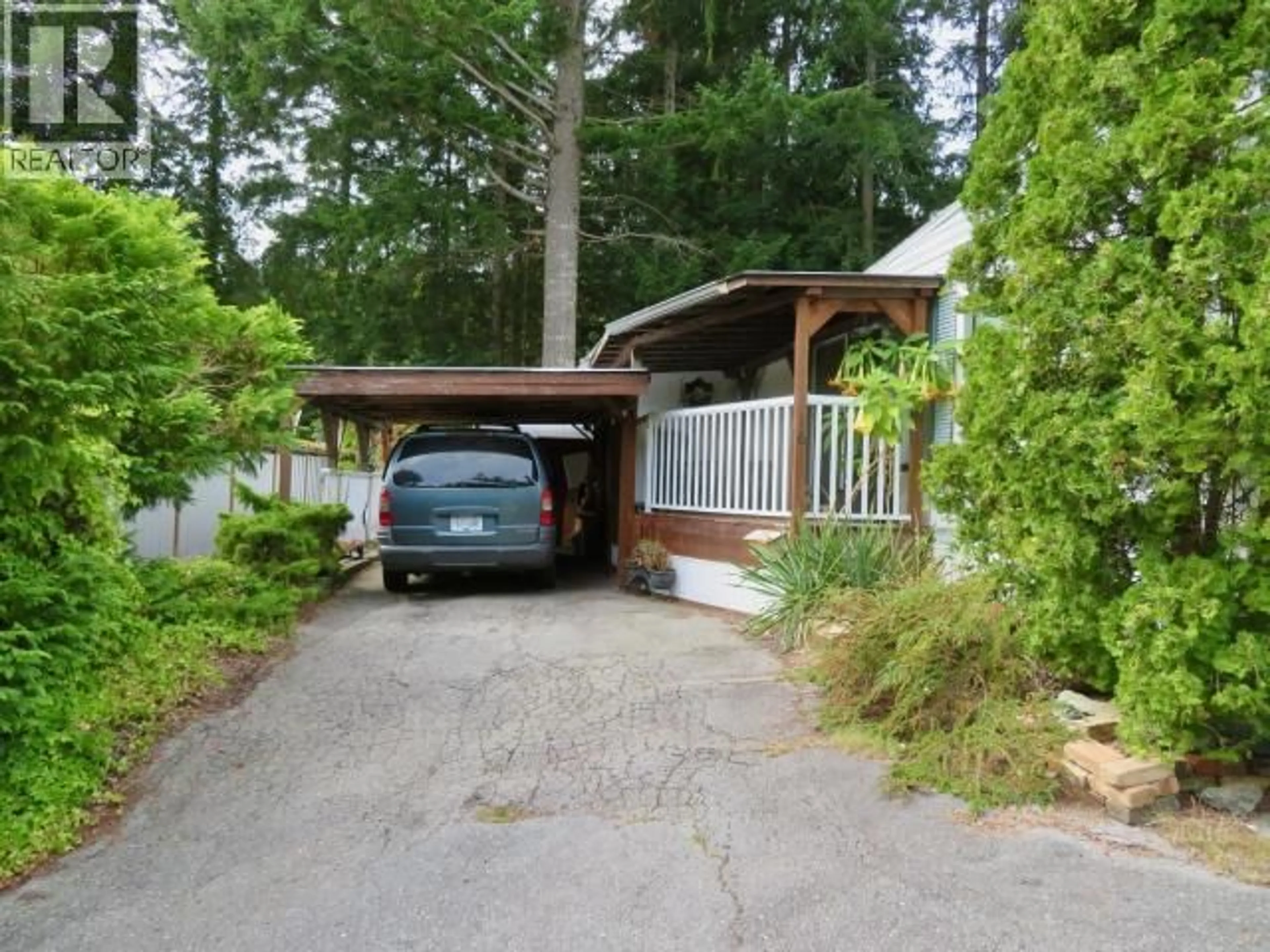 Indoor garage for 16-6263 LUND, Powell River British Columbia V8A4T3