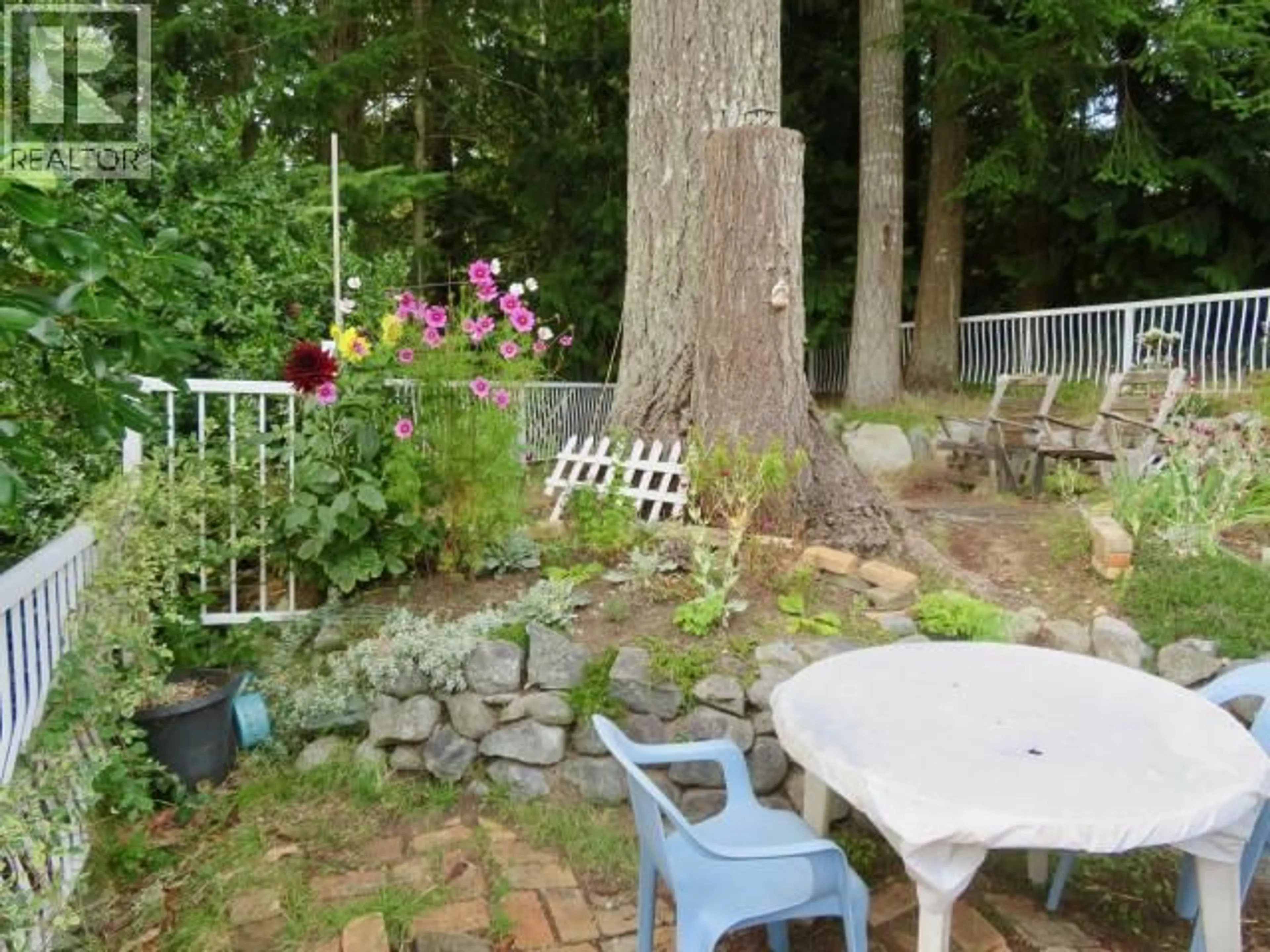 Patio, forest/trees view for 16-6263 LUND, Powell River British Columbia V8A4T3