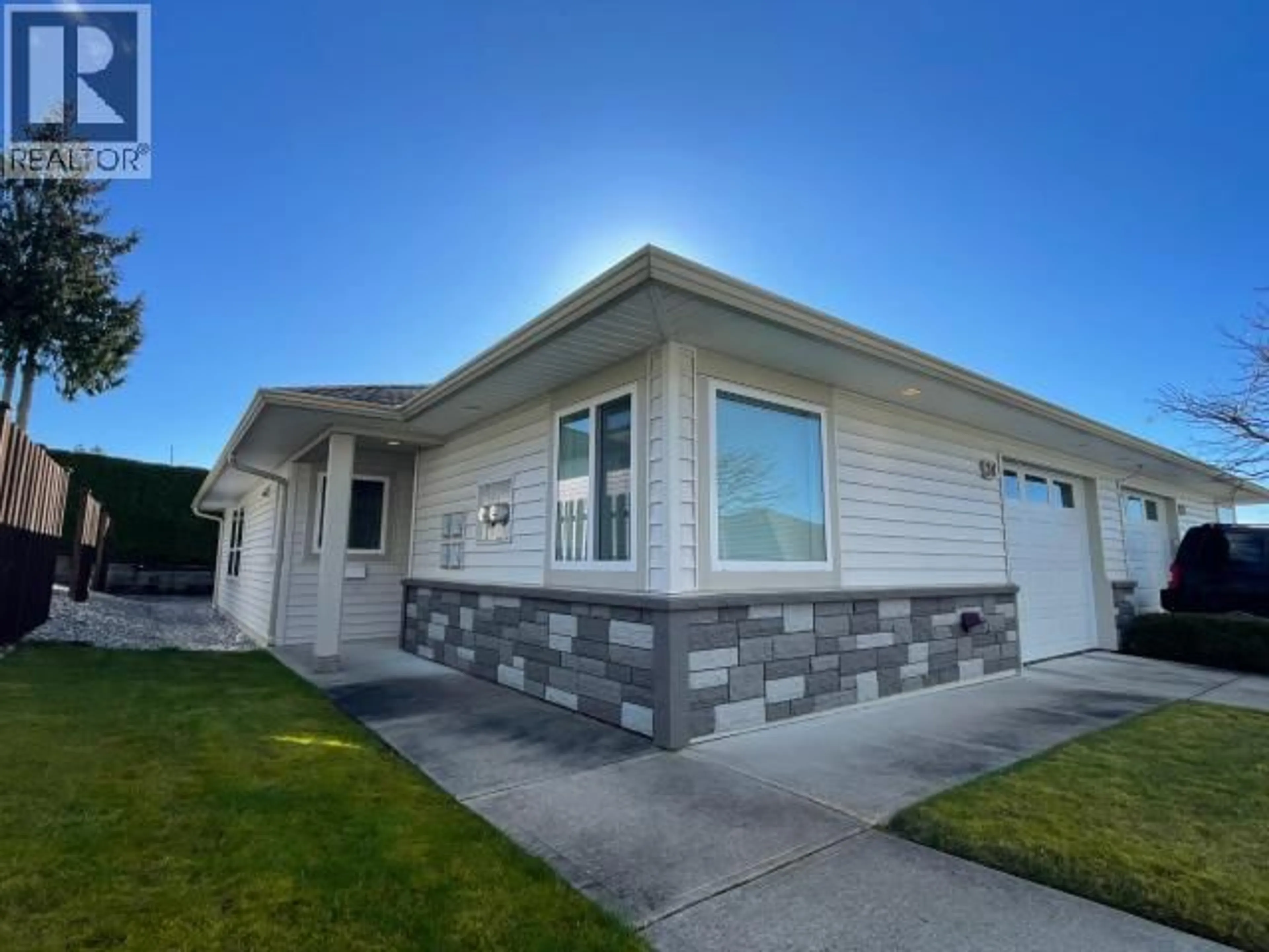 Home with vinyl exterior material, street for 24 - 4415 MANSON AVE, Powell River British Columbia V8A0A5