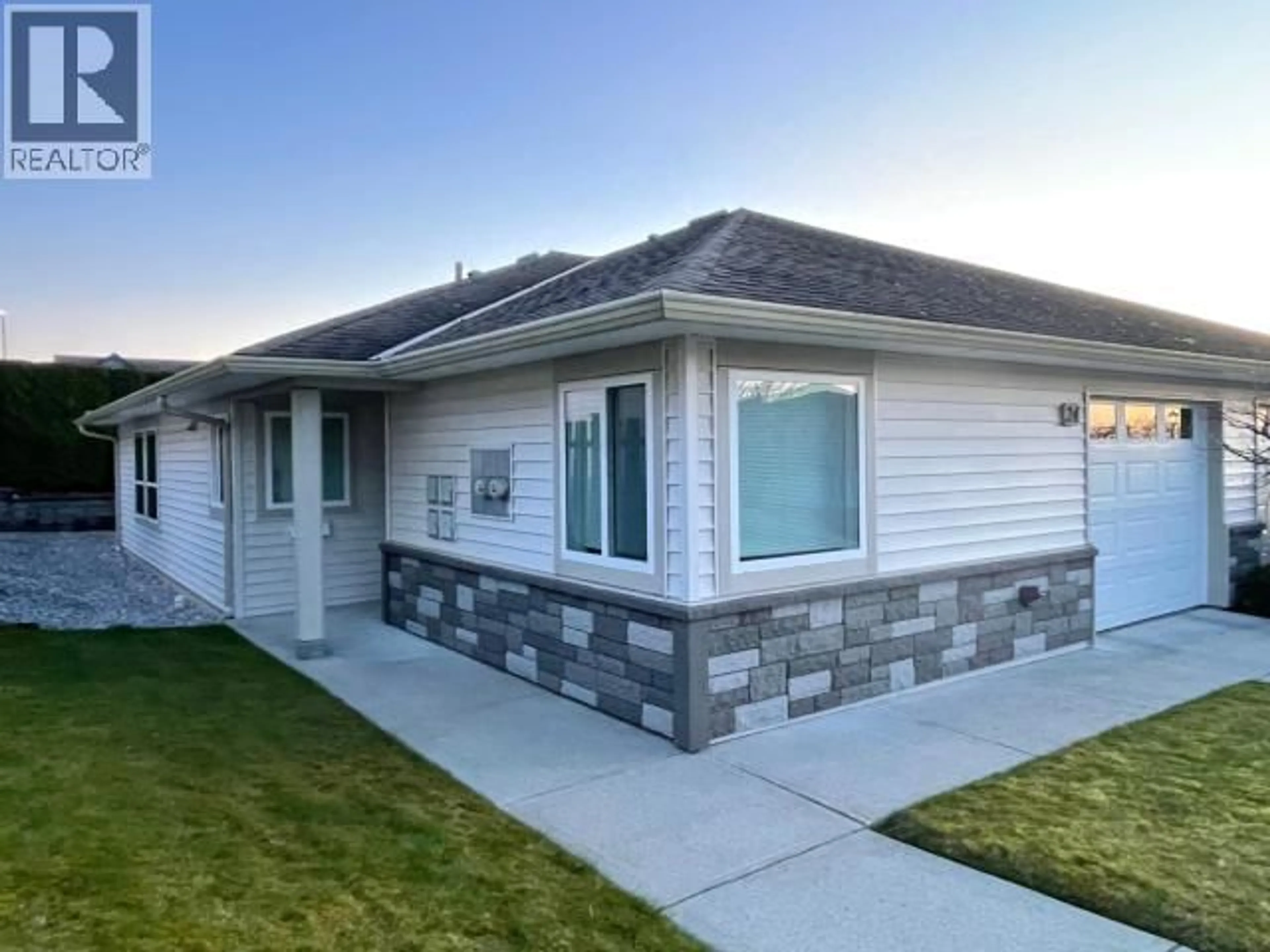 Home with vinyl exterior material, street for 24 - 4415 MANSON AVE, Powell River British Columbia V8A0A5