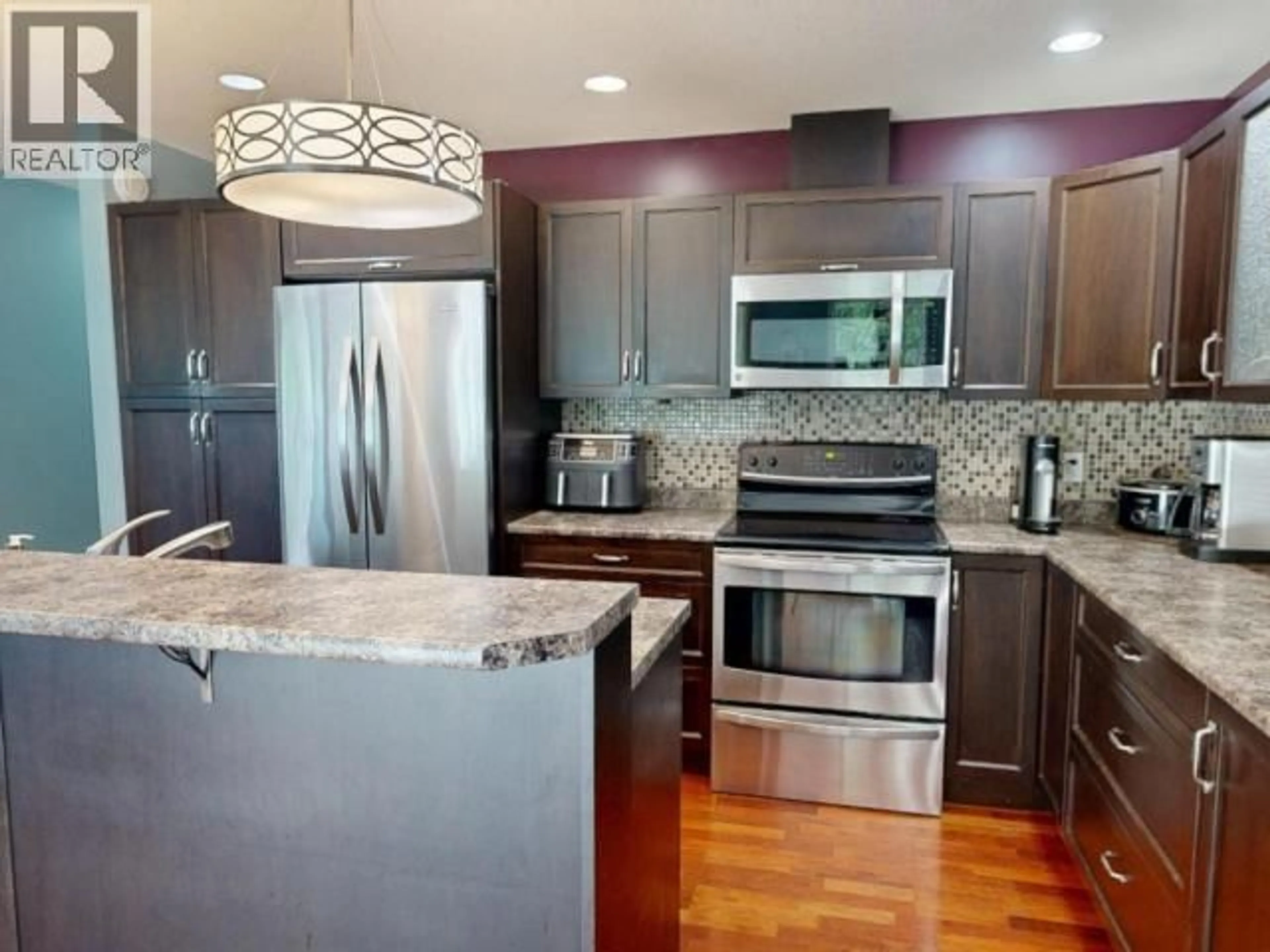 Contemporary kitchen, unknown for 3980 WESTVIEW AVE, Powell River British Columbia V8A5V3