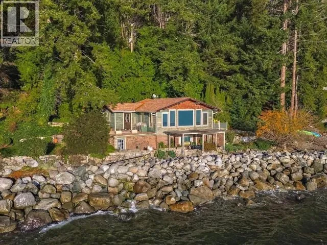 3377 ATREVIDA ROAD, Powell River 2