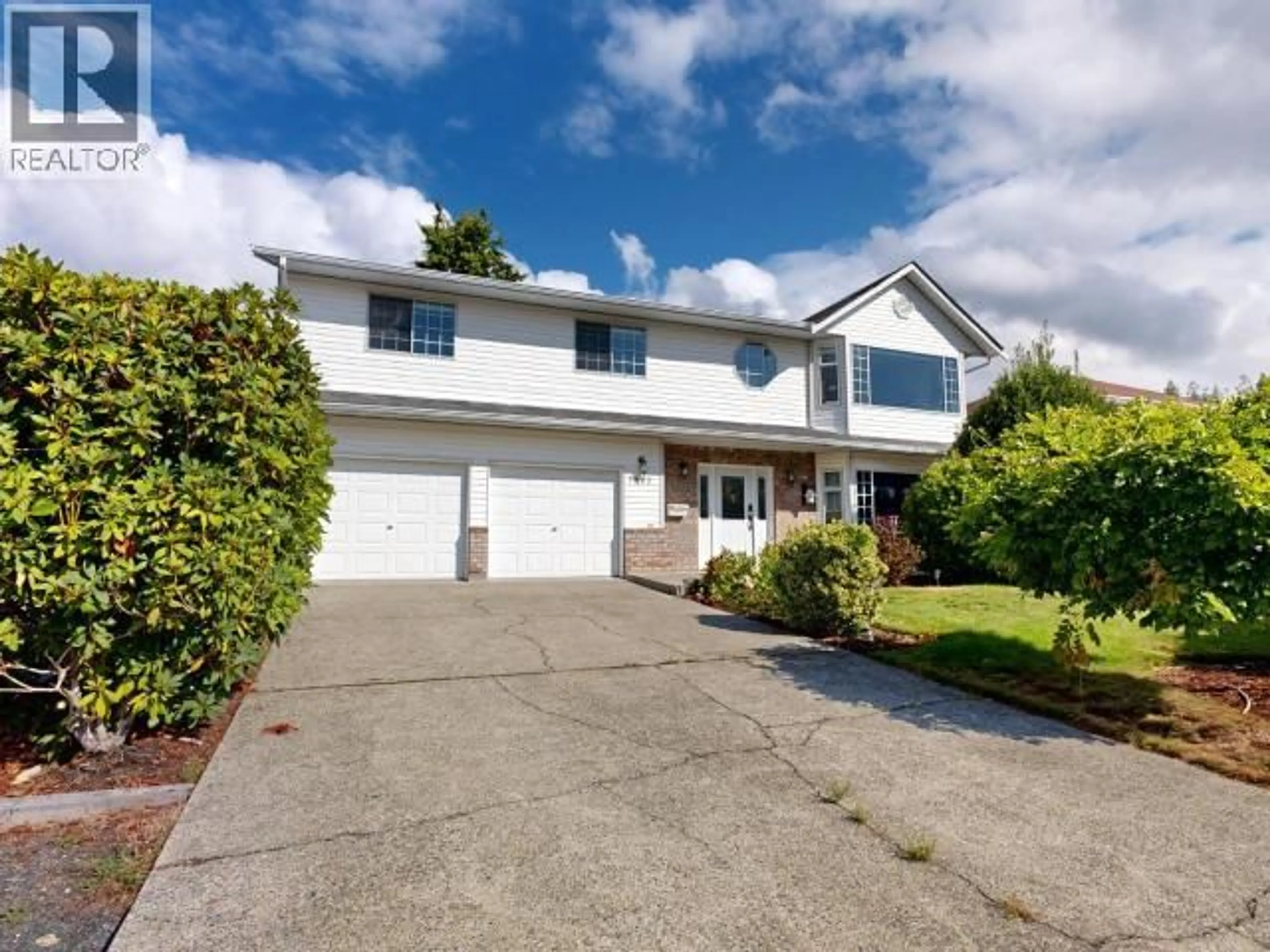 A pic from outside/outdoor area/front of a property/back of a property/a pic from drone, street for 7183 TOBA STREET, Powell River British Columbia V8A5M7