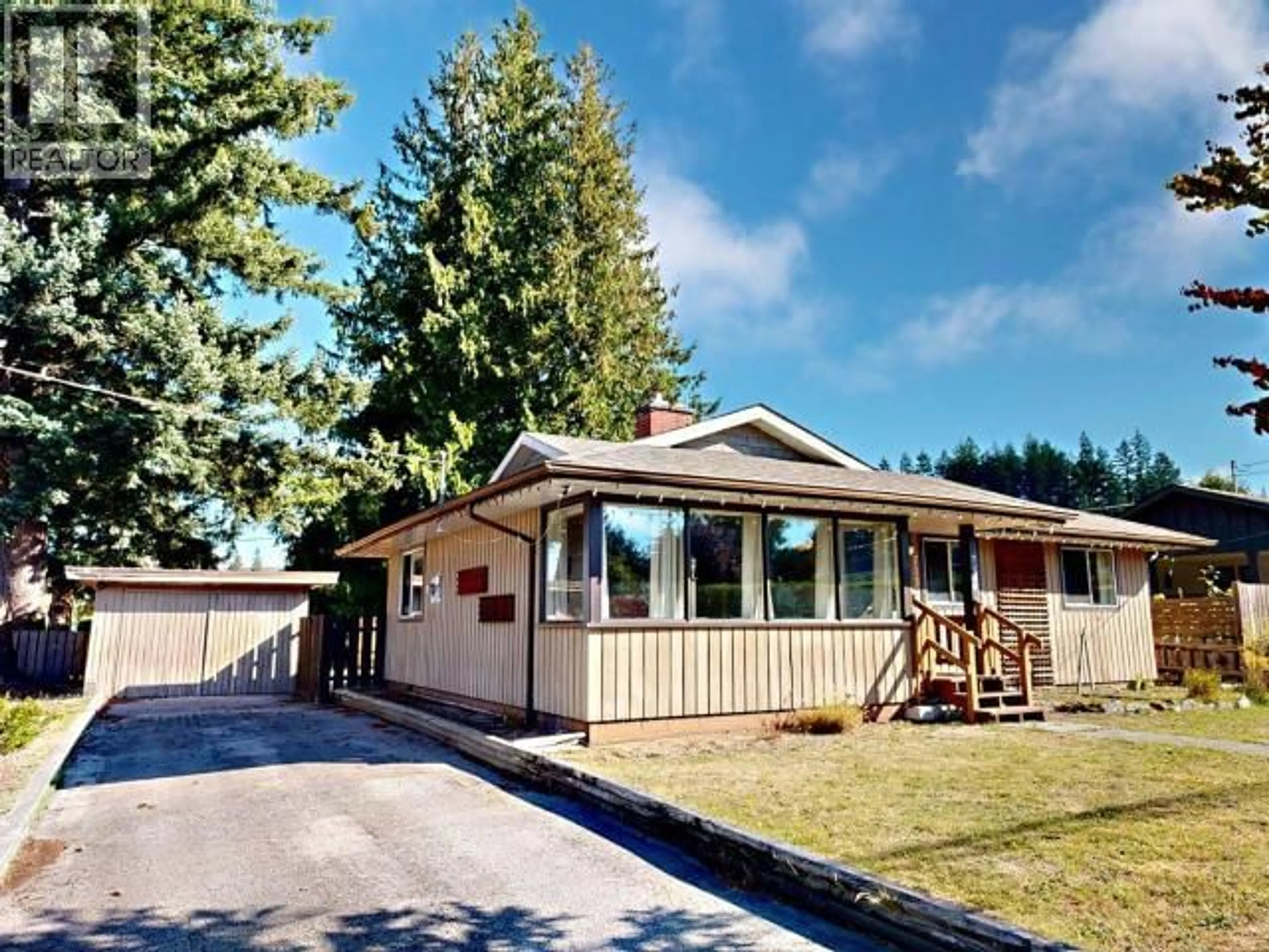 Home with vinyl exterior material, street for 7139 BARNET STREET, Powell River British Columbia V8A1Z9