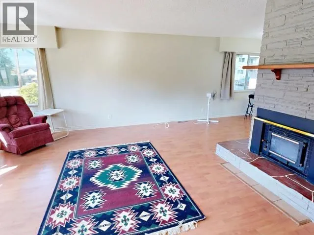 7139 BARNET STREET, Powell River 5
