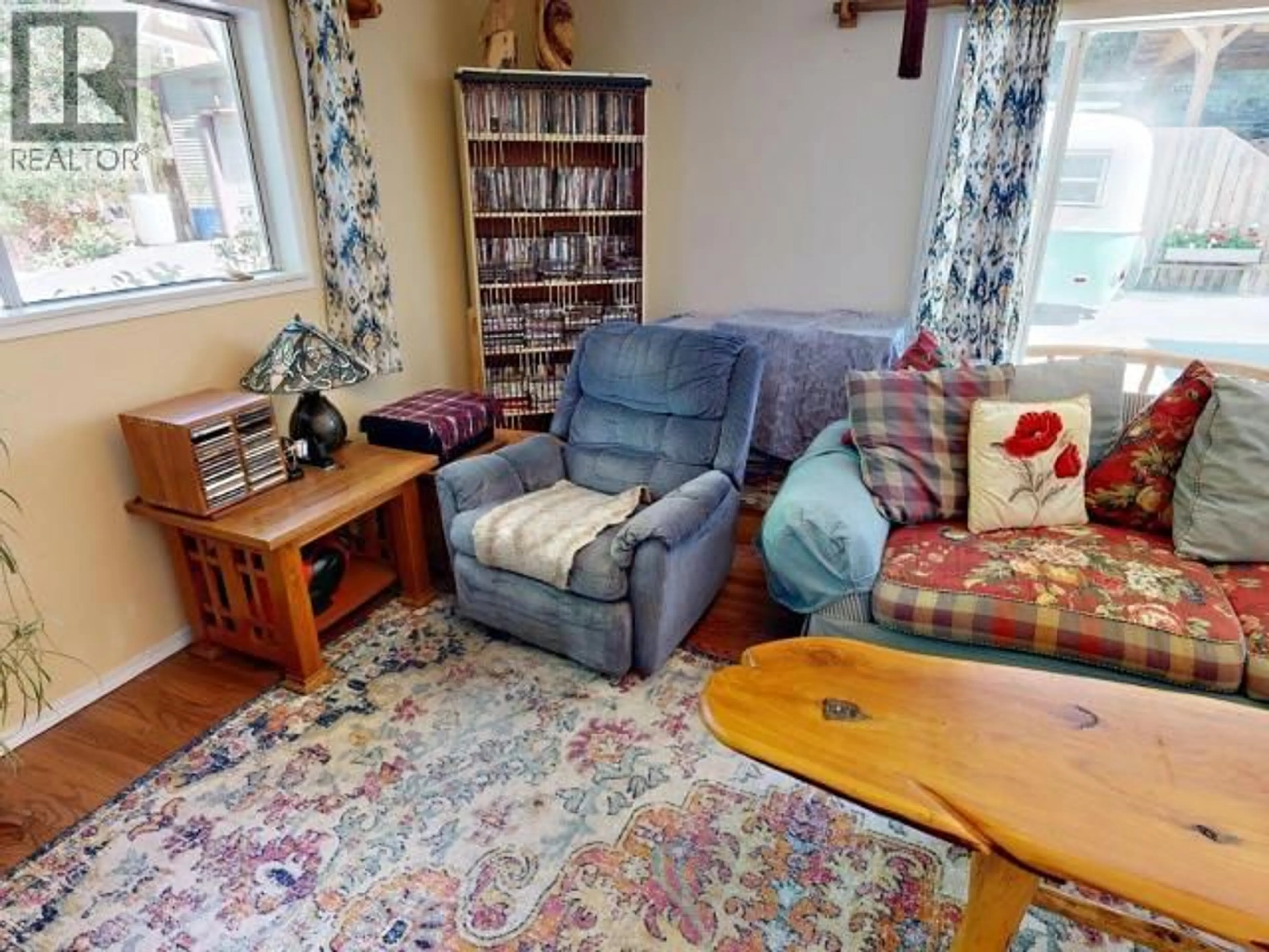 Living room with furniture, unknown for 5836 MOWAT AVE, Powell River British Columbia V8A4C1