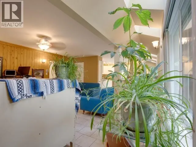 2530 JENKINSON ROAD, Powell River 5