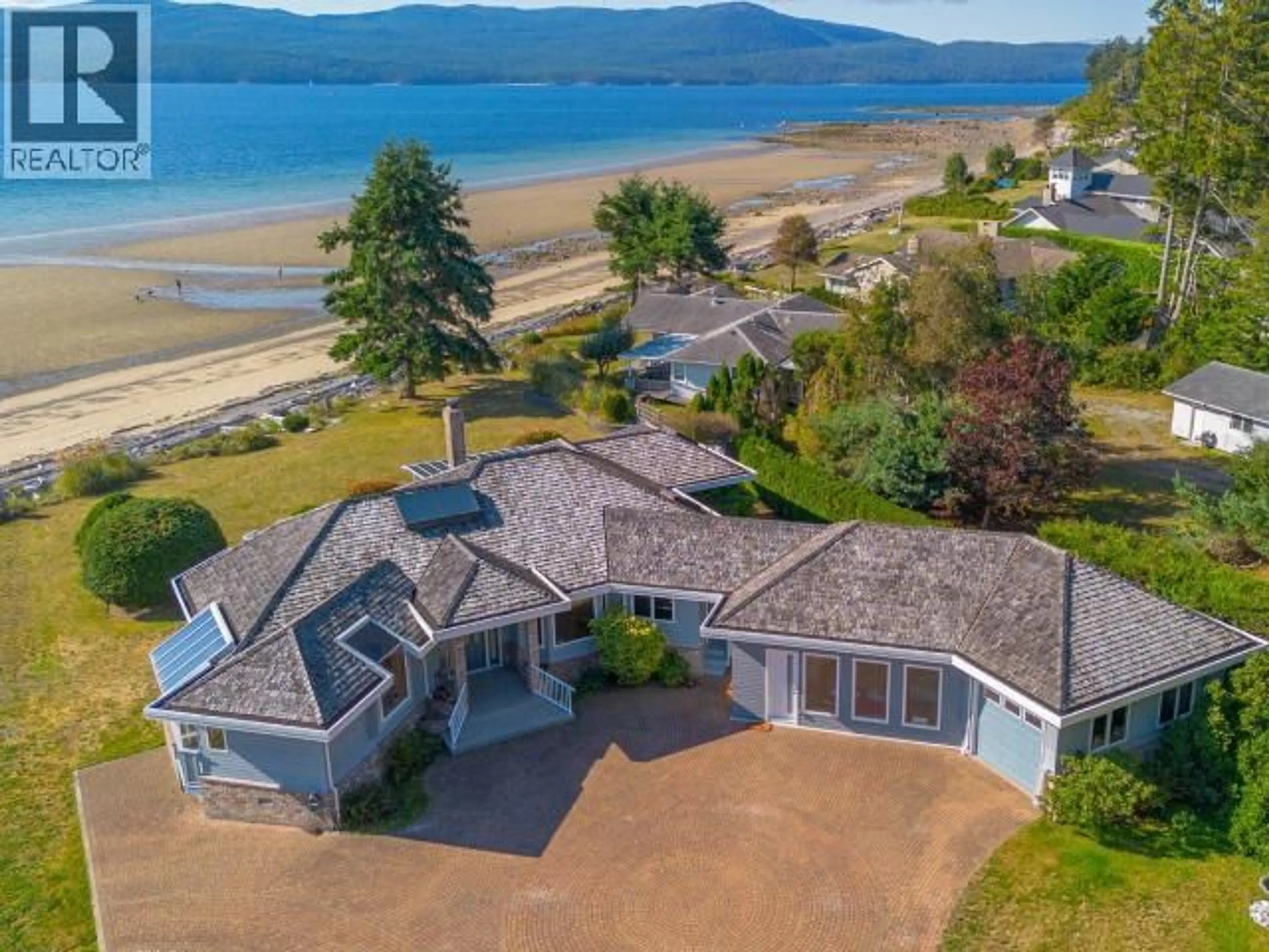 A pic from outside/outdoor area/front of a property/back of a property/a pic from drone, water/lake/river/ocean view for 10219 DOUGLAS BAY ROAD, Powell River British Columbia V8A0K7