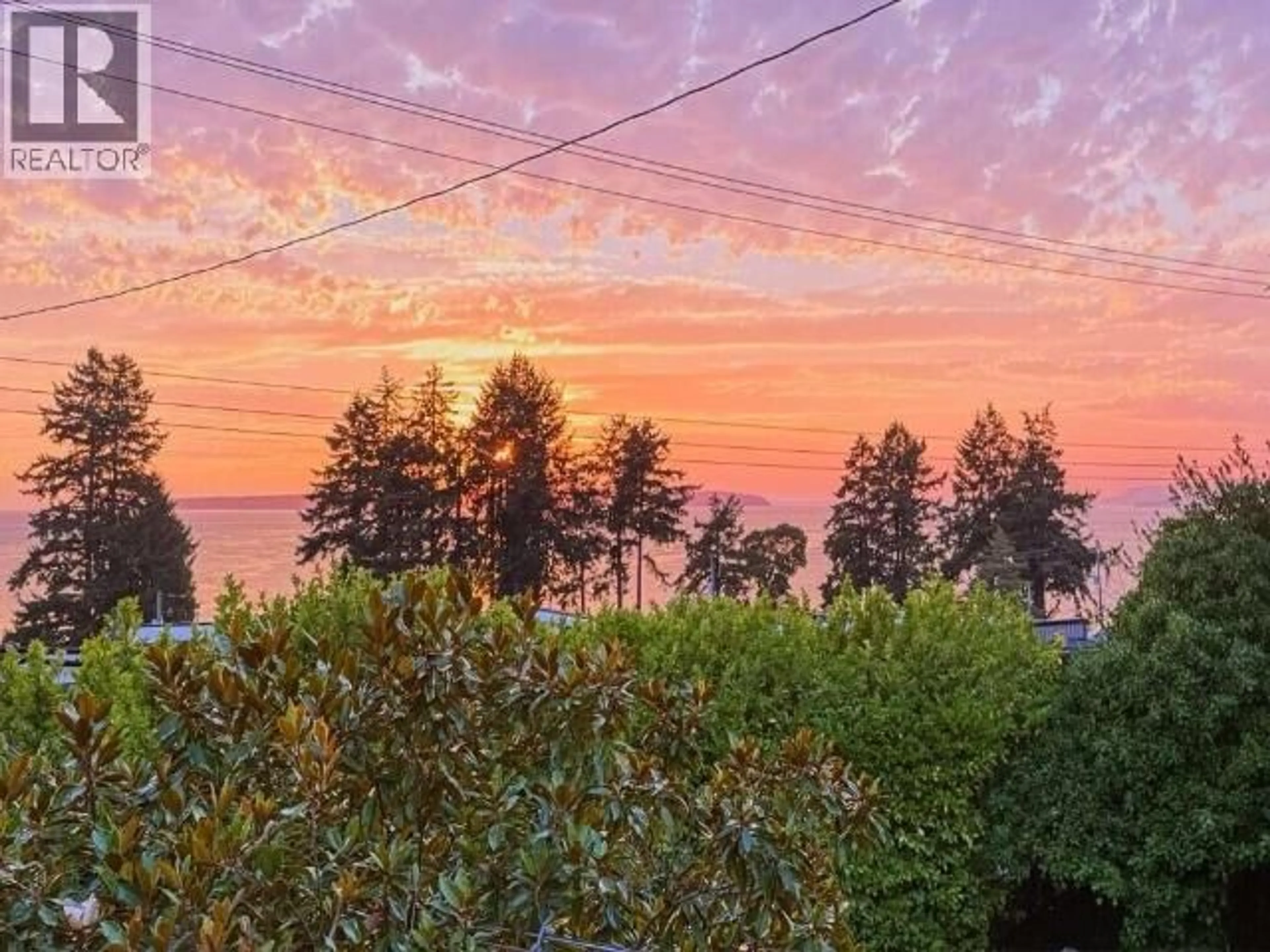 A pic from outside/outdoor area/front of a property/back of a property/a pic from drone, water/lake/river/ocean view for 4598 MARINE AVE, Powell River British Columbia V8A2K6