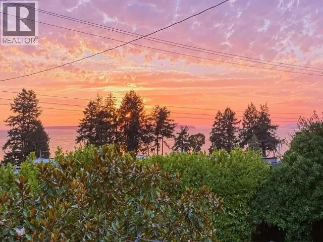 4598 MARINE AVE, Powell River 2