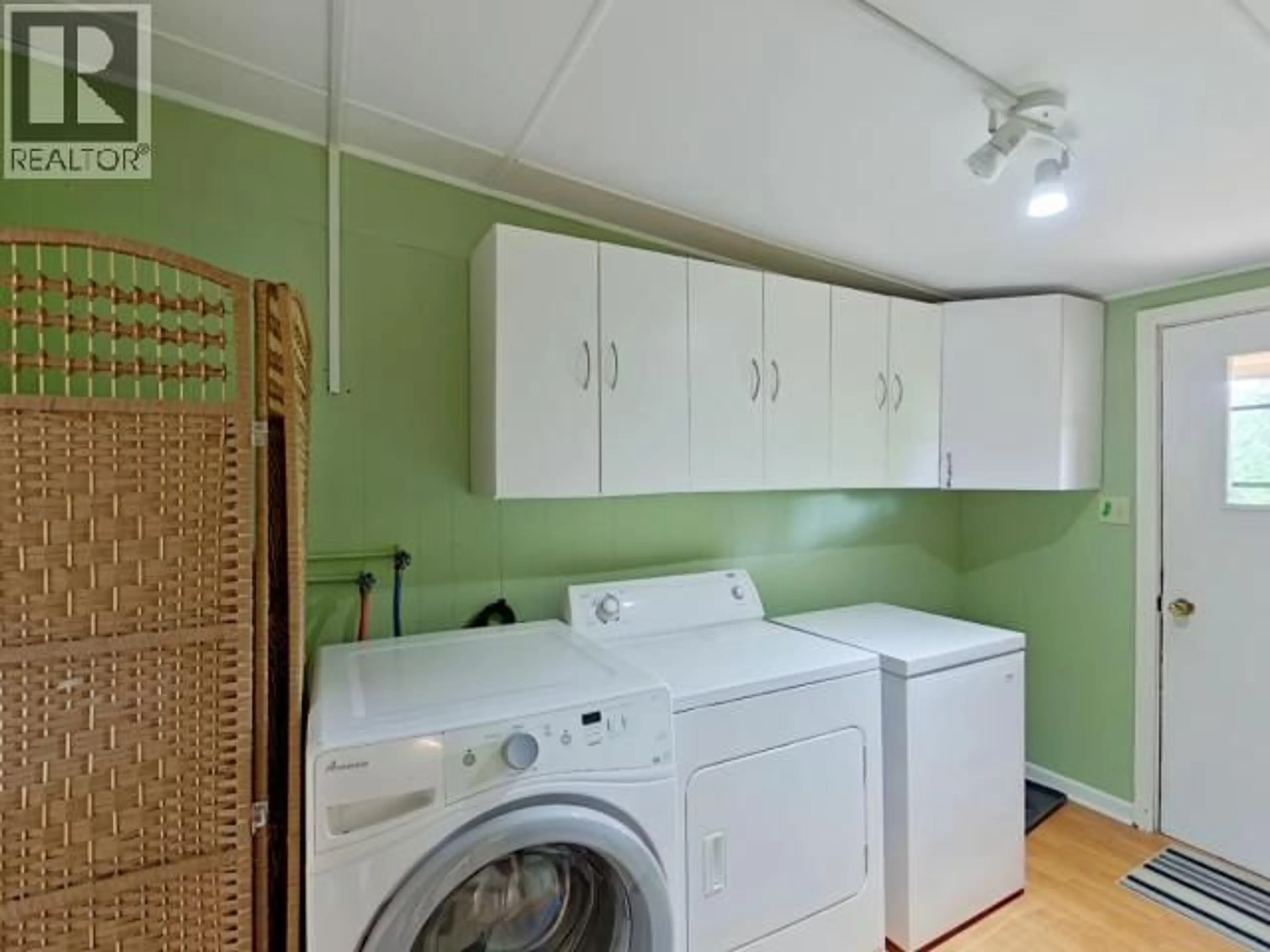 Laundry room for 3010 OAK STREET, Texada Island British Columbia V0N1W0