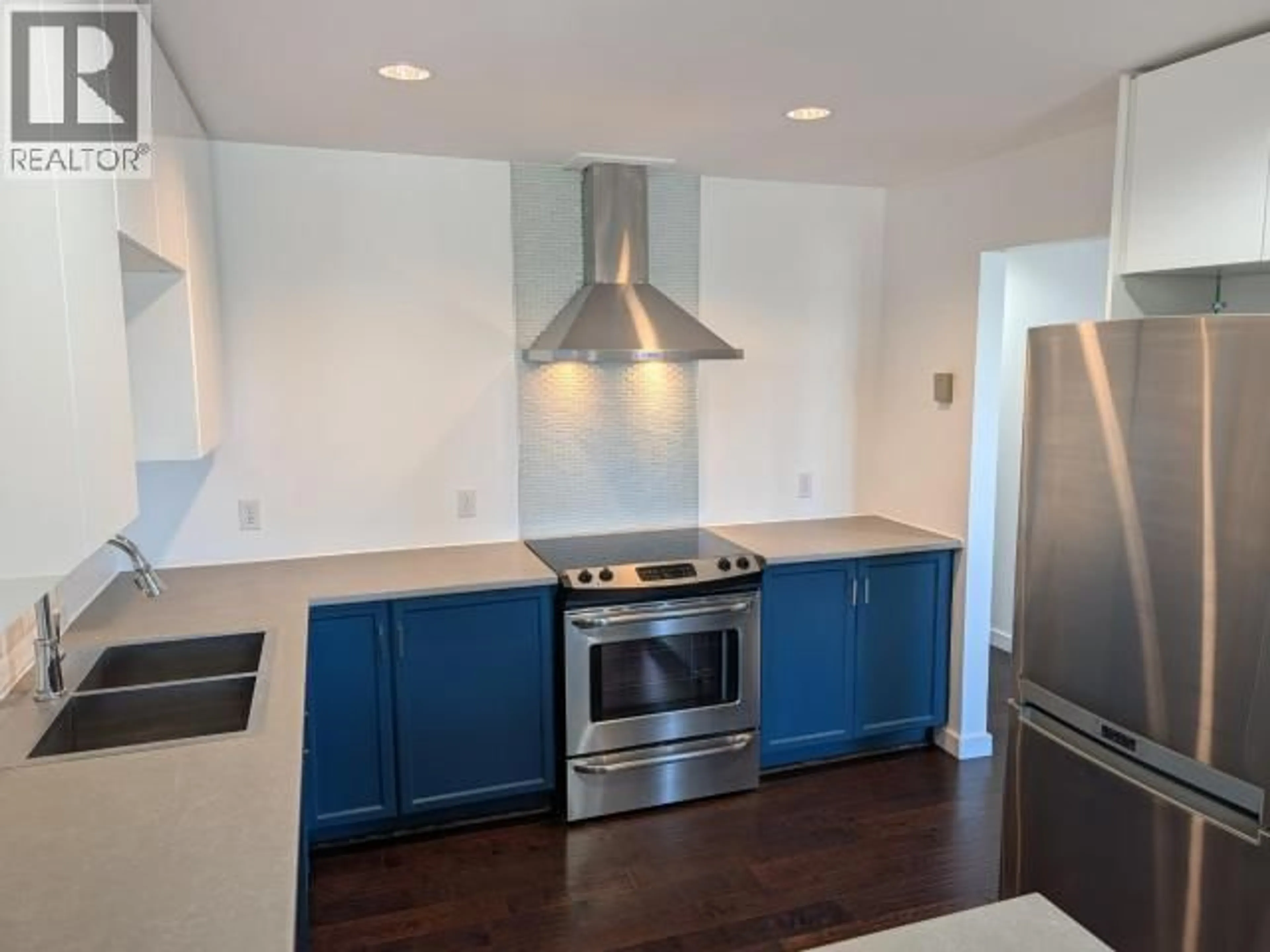 Open concept kitchen, unknown for 305 - 4580 JOYCE AVE, Powell River British Columbia V8A3A9