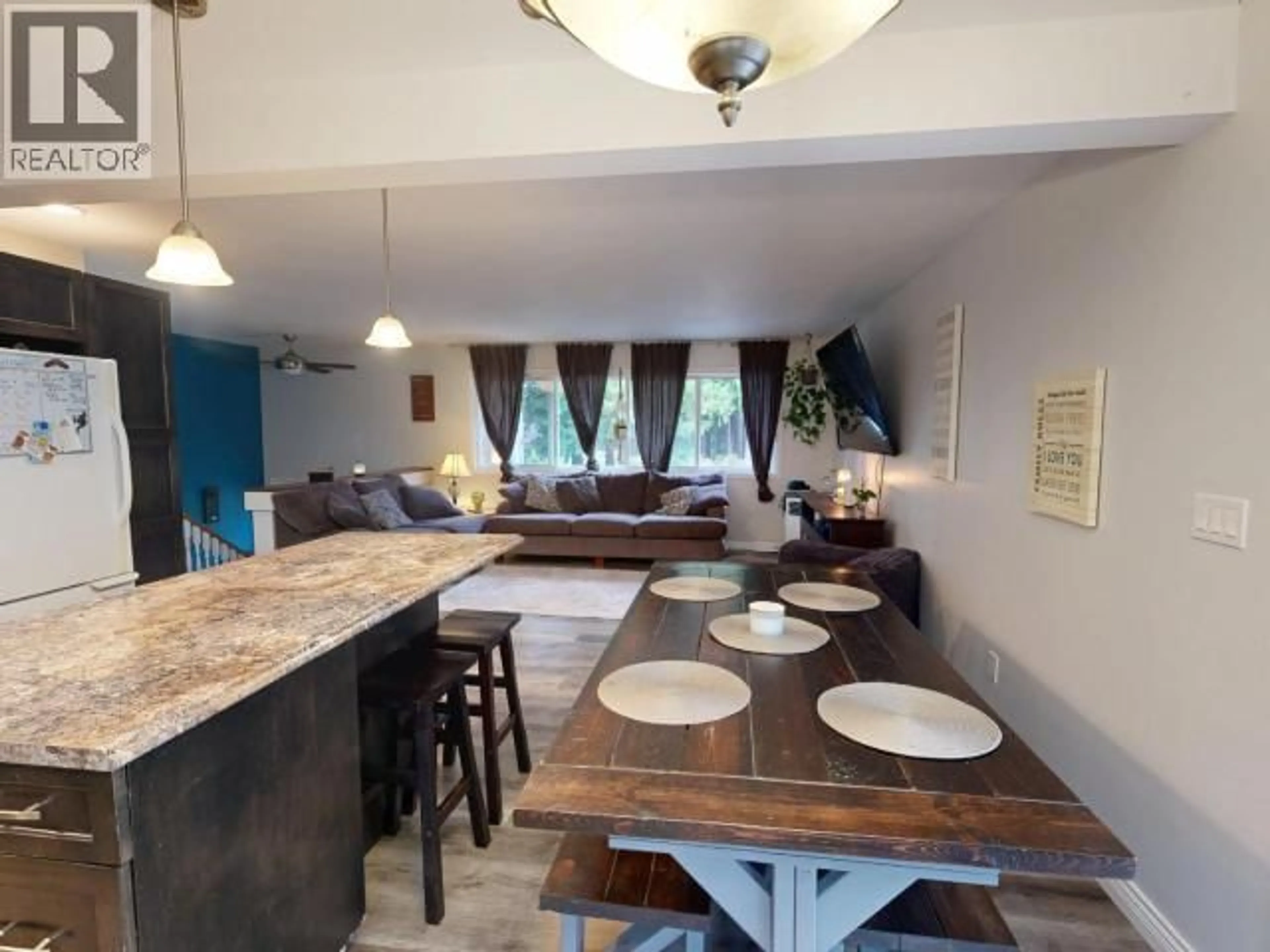 Open concept kitchen, unknown for 4710 BOWNESS AVE, Powell River British Columbia V8A3S3