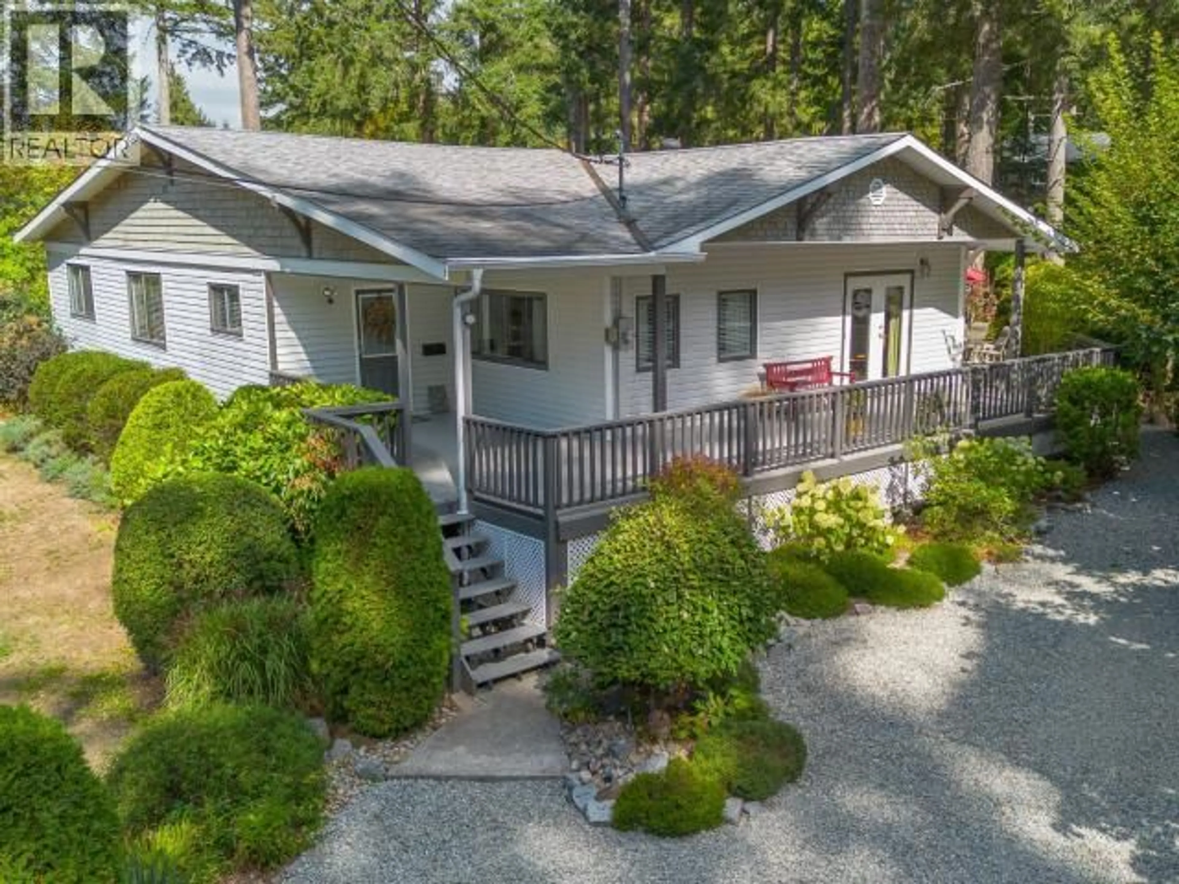 A pic from outside/outdoor area/front of a property/back of a property/a pic from drone, unknown for 11070 HIGHWAY 101, Powell River British Columbia V8A0L5
